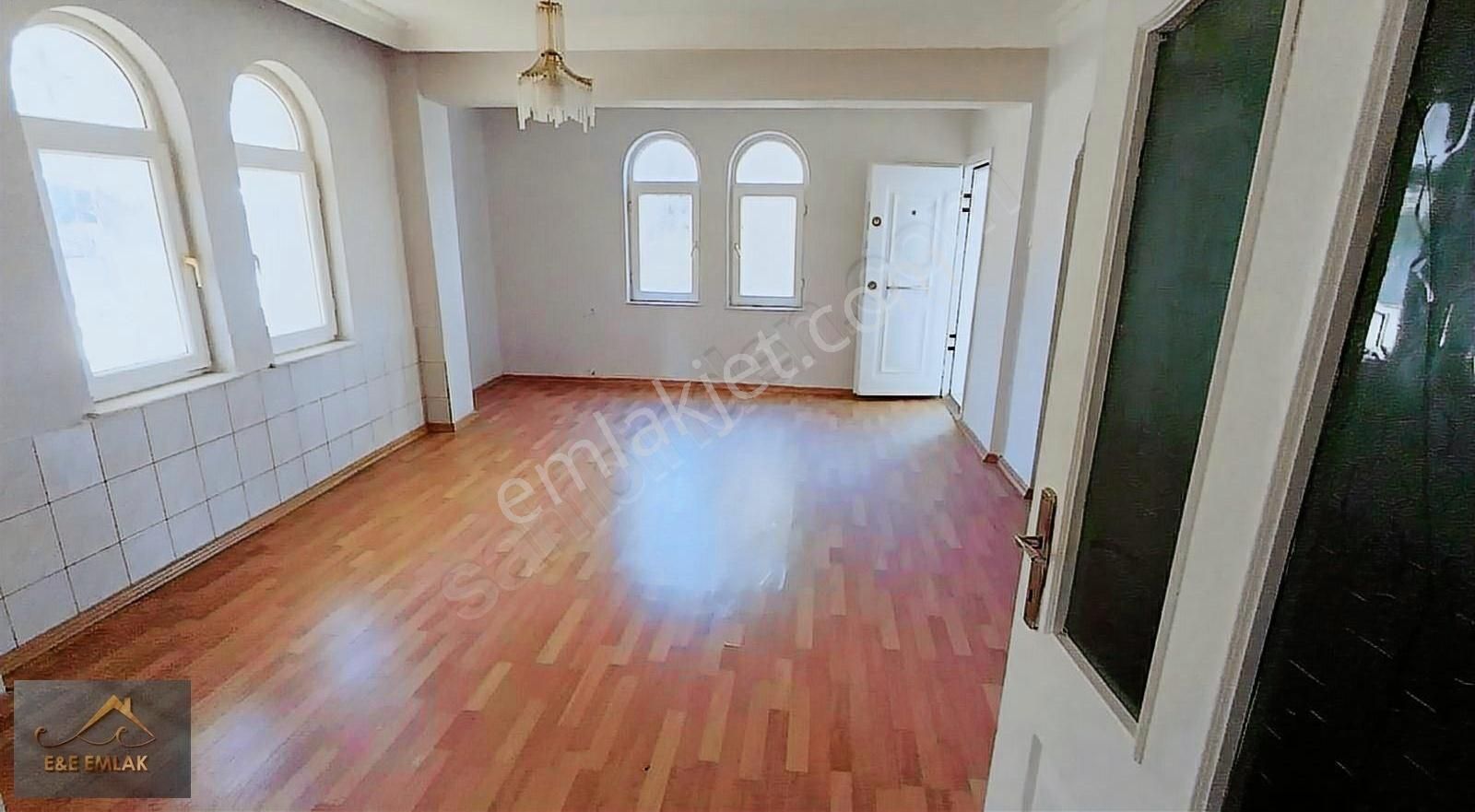 420 Favoriye Beyaz Evler Sitesinde Havuzlu 5+2 Tripleks Villa! - Görsel 4