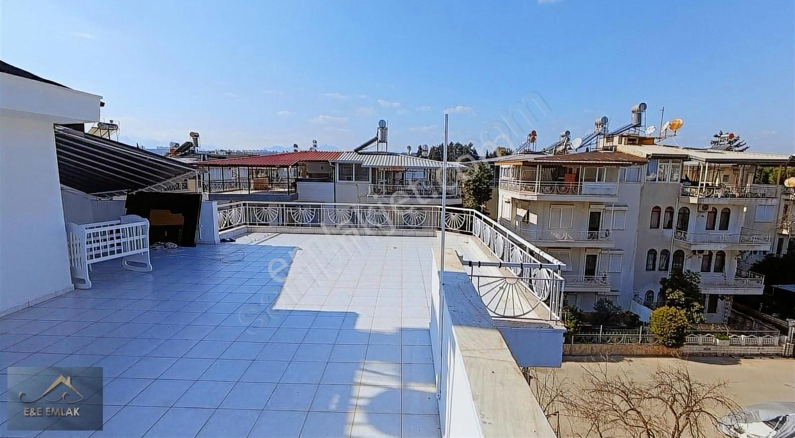 420 Favoriye Beyaz Evler Sitesinde Havuzlu 5+2 Tripleks Villa! - Görsel 11