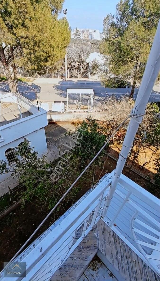 420 Favoriye Beyaz Evler Sitesinde Havuzlu 5+2 Tripleks Villa! - Görsel 21