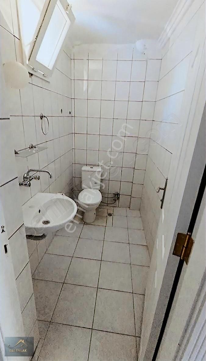 420 Favoriye Beyaz Evler Sitesinde Havuzlu 5+2 Tripleks Villa! - Görsel 23