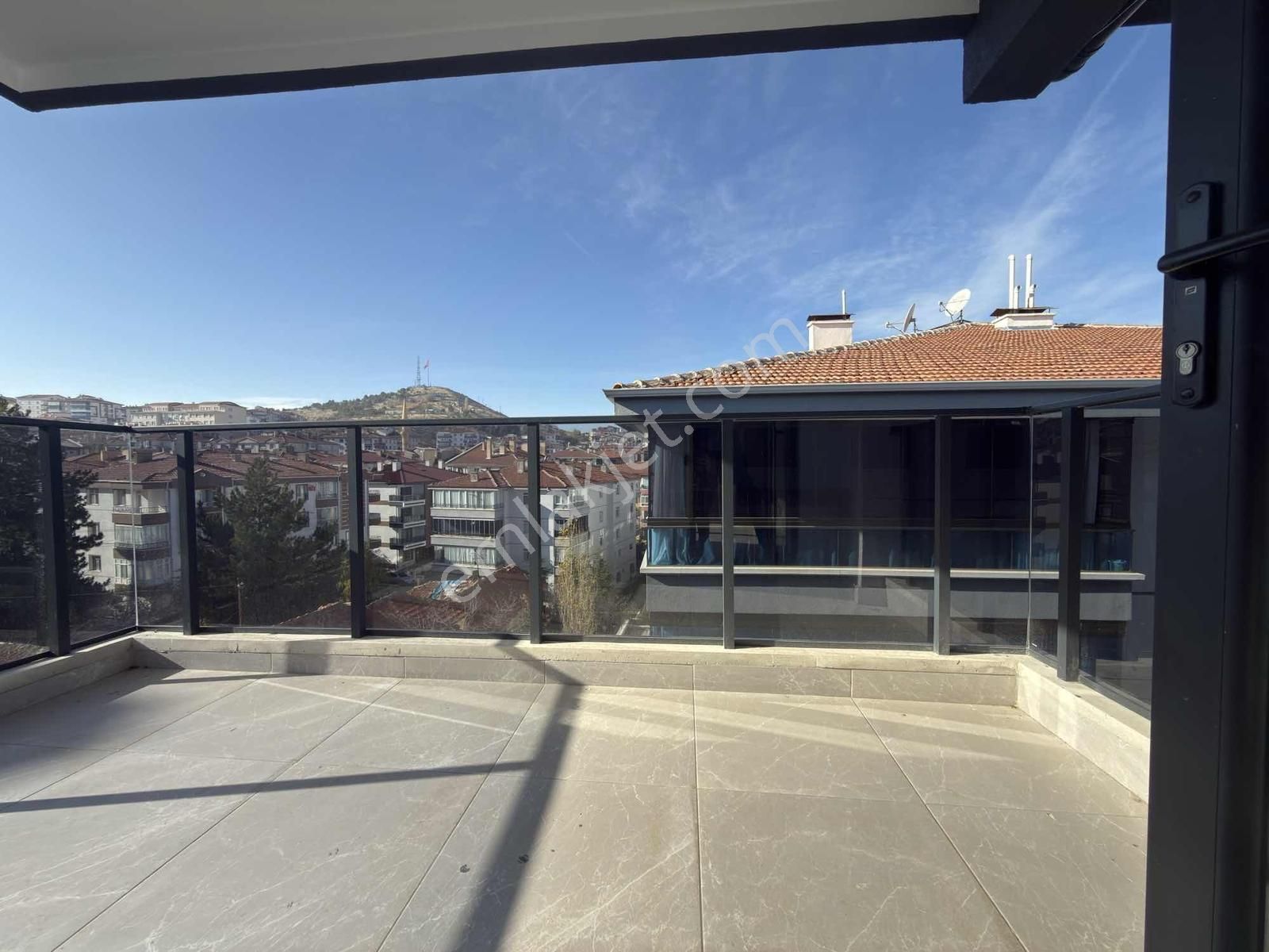 Keskin'den Giyinme Odalı Çift Balkon Çift Banyolu 4+1 Daire - Görsel 3