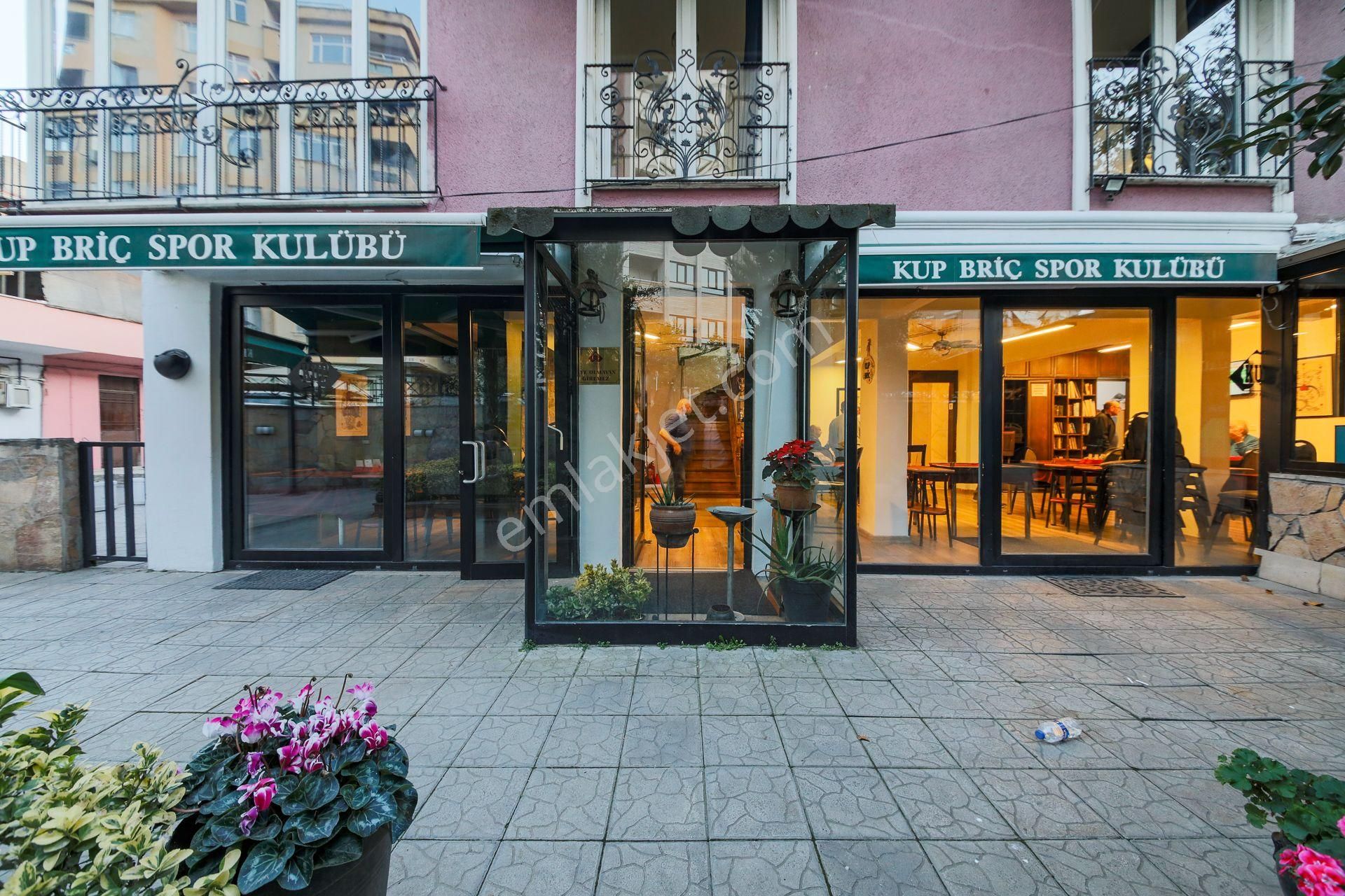 Bostancı Merkezde Köşe Konumlu Satılık Komple Bina - Görsel 4