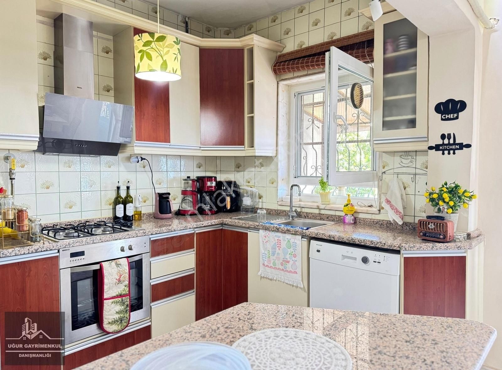 Uğur Gayrimenkul'den Manastır'da Deniz Manzaralı Müstakil Ev - Görsel 27