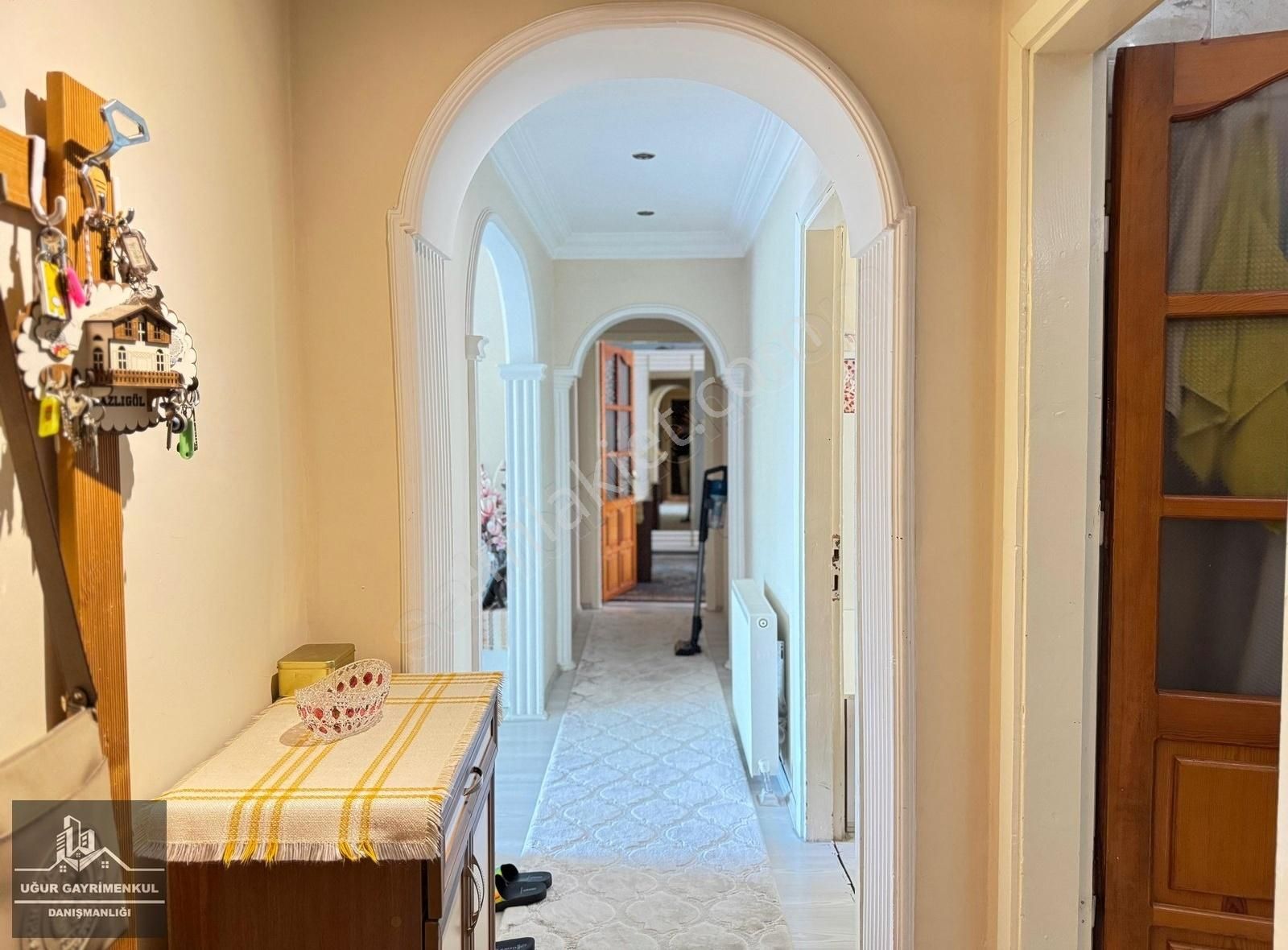 Uğur Gayrimenkul'den Manastır'da Deniz Manzaralı Müstakil Ev - Görsel 2