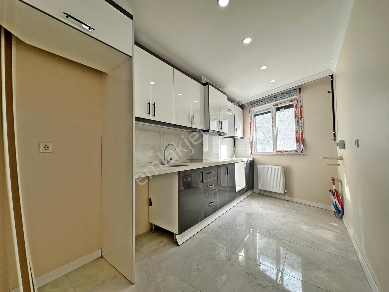 ▃yatırım▃çınar'da Minibüse 2dk Sıfır Yapıda 200m² Ferah 4+2 ! - Görsel 24