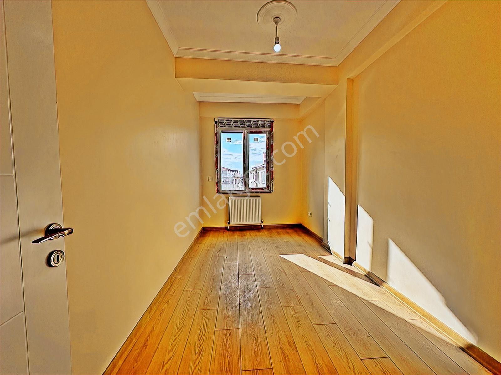 ▃yatırım▃çınar'da Minibüse 2dk Sıfır Yapıda 200m² Ferah 4+2 ! - Görsel 4