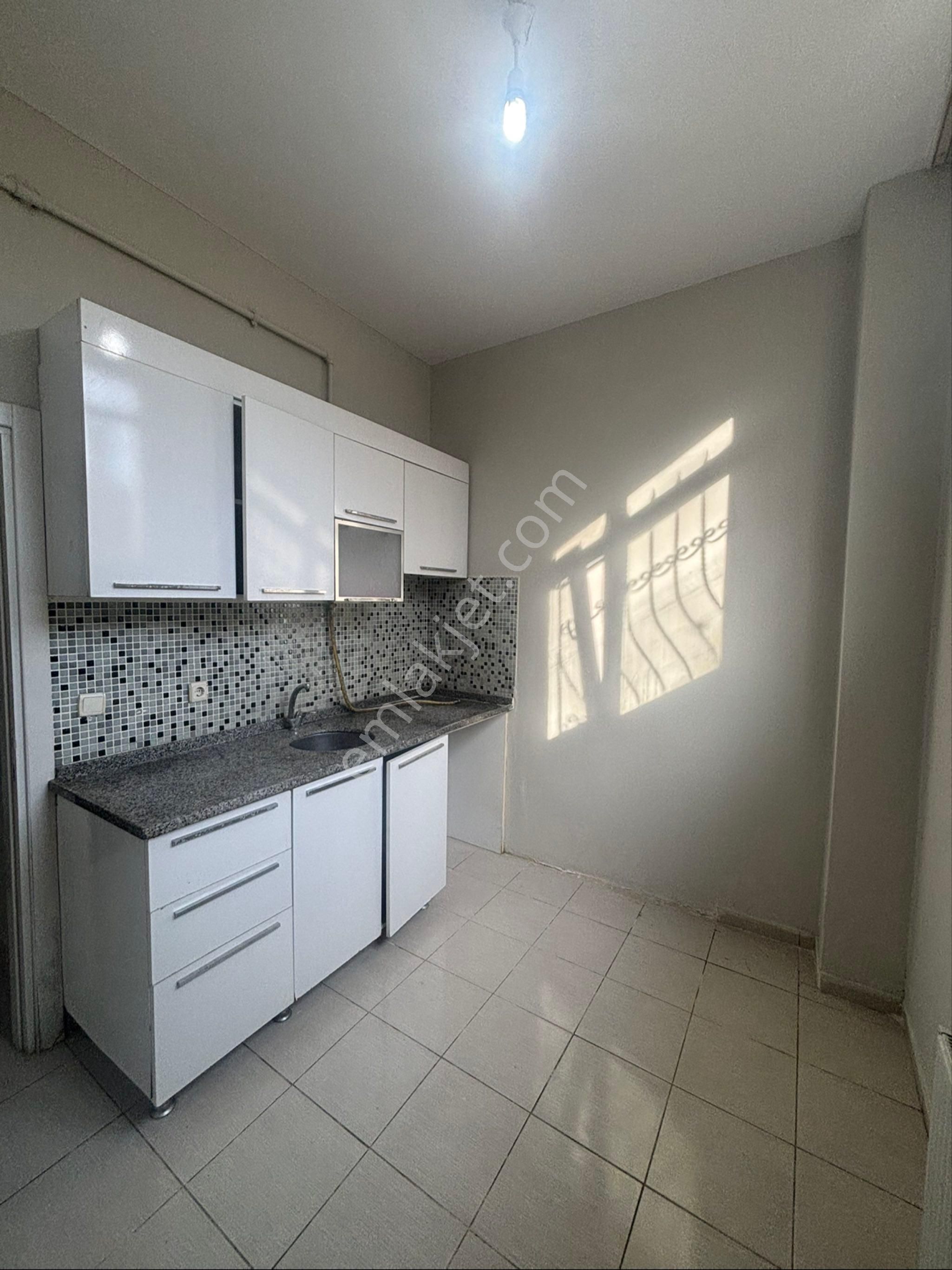 Yeşilkent Mahallesinde Kiralık 1+1 Bahçe Katı - Görsel 14