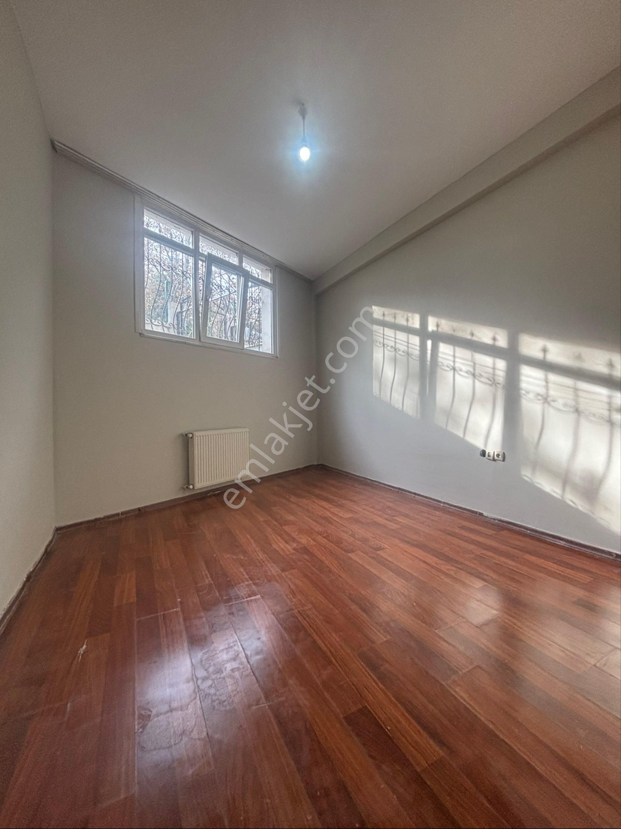 Yeşilkent Mahallesinde Kiralık 1+1 Bahçe Katı - Görsel 11