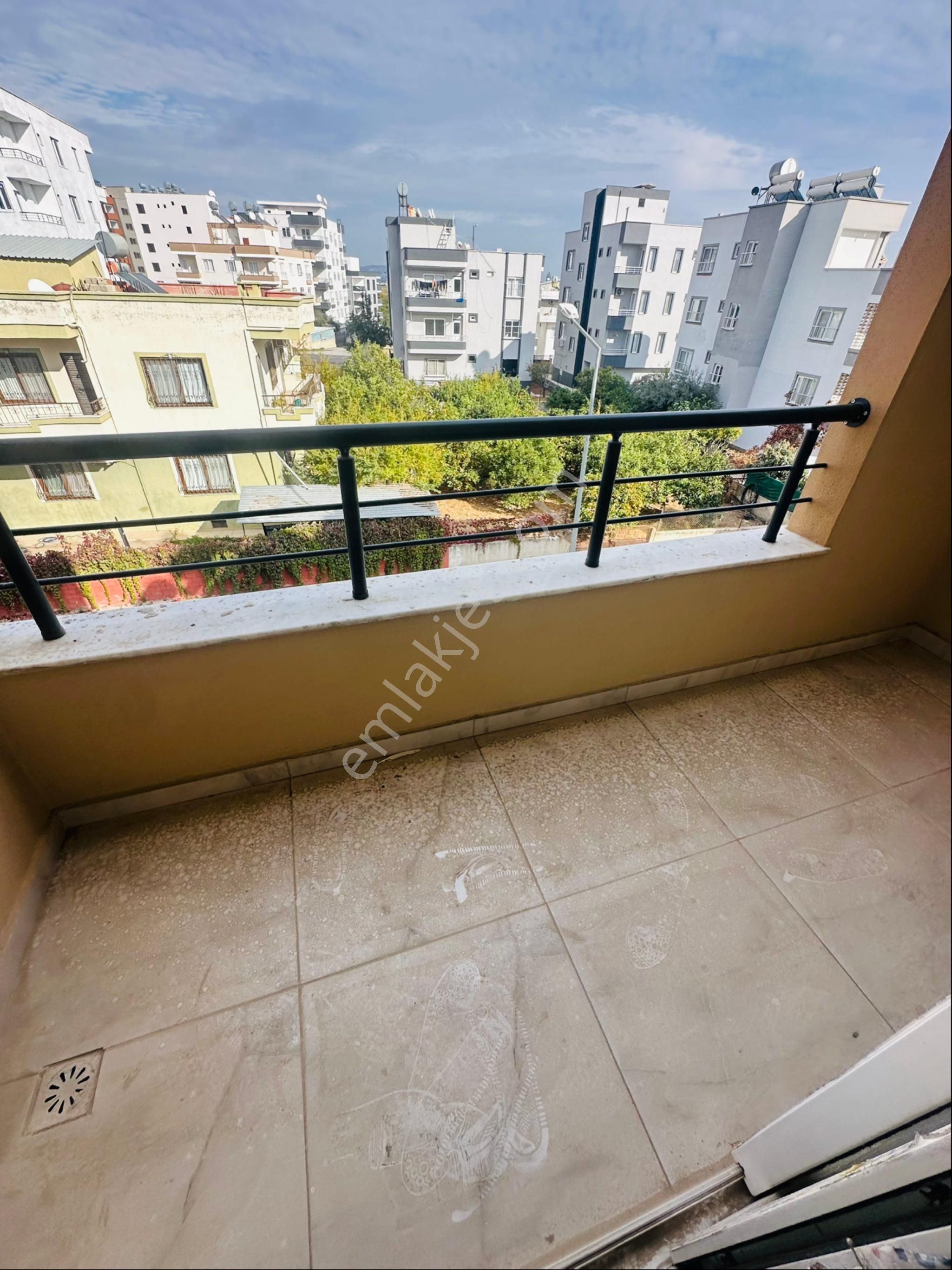 Aziz Emlak‘tan Yalın Ayakta Satılık Müstakil Beş Katlı - Görsel 5