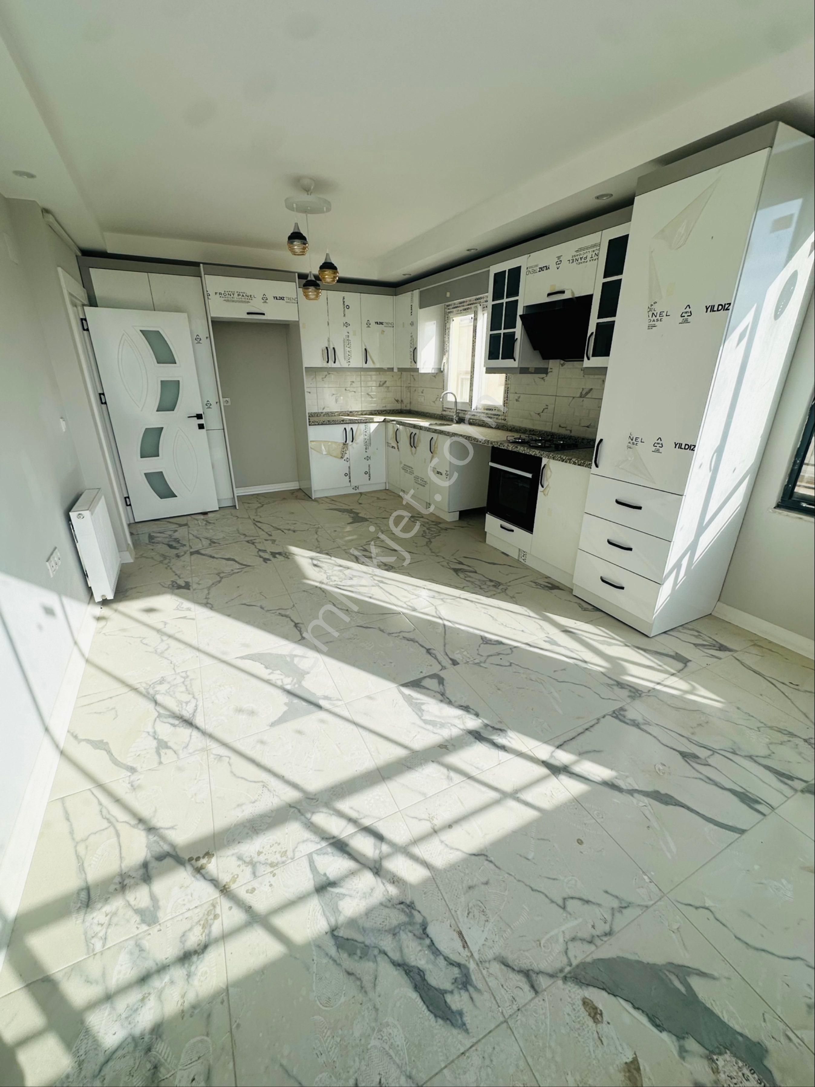 Aziz Emlak‘tan Yalın Ayakta Satılık Müstakil Beş Katlı - Görsel 16