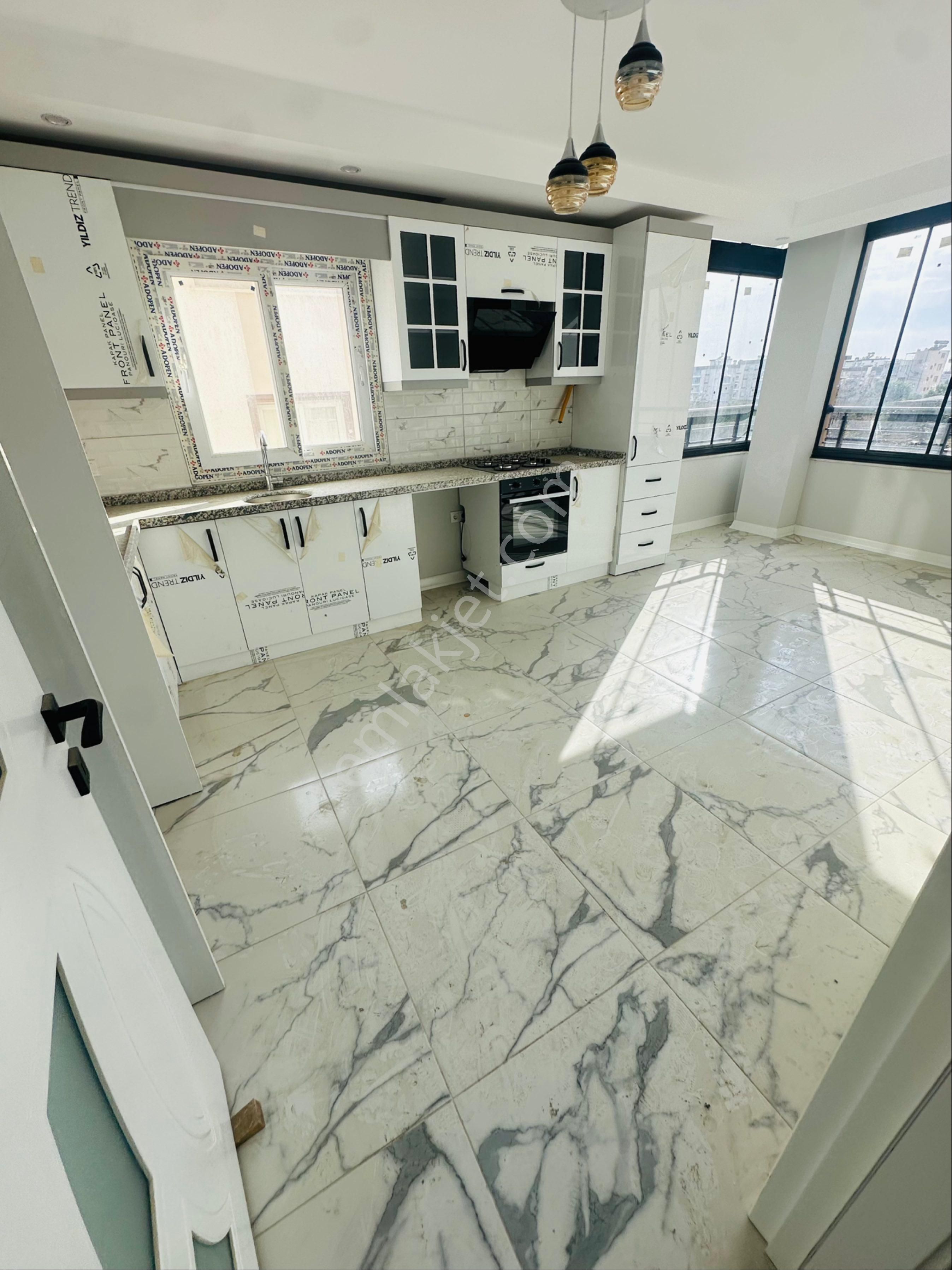 Aziz Emlak‘tan Yalın Ayakta Satılık Müstakil Beş Katlı - Görsel 17