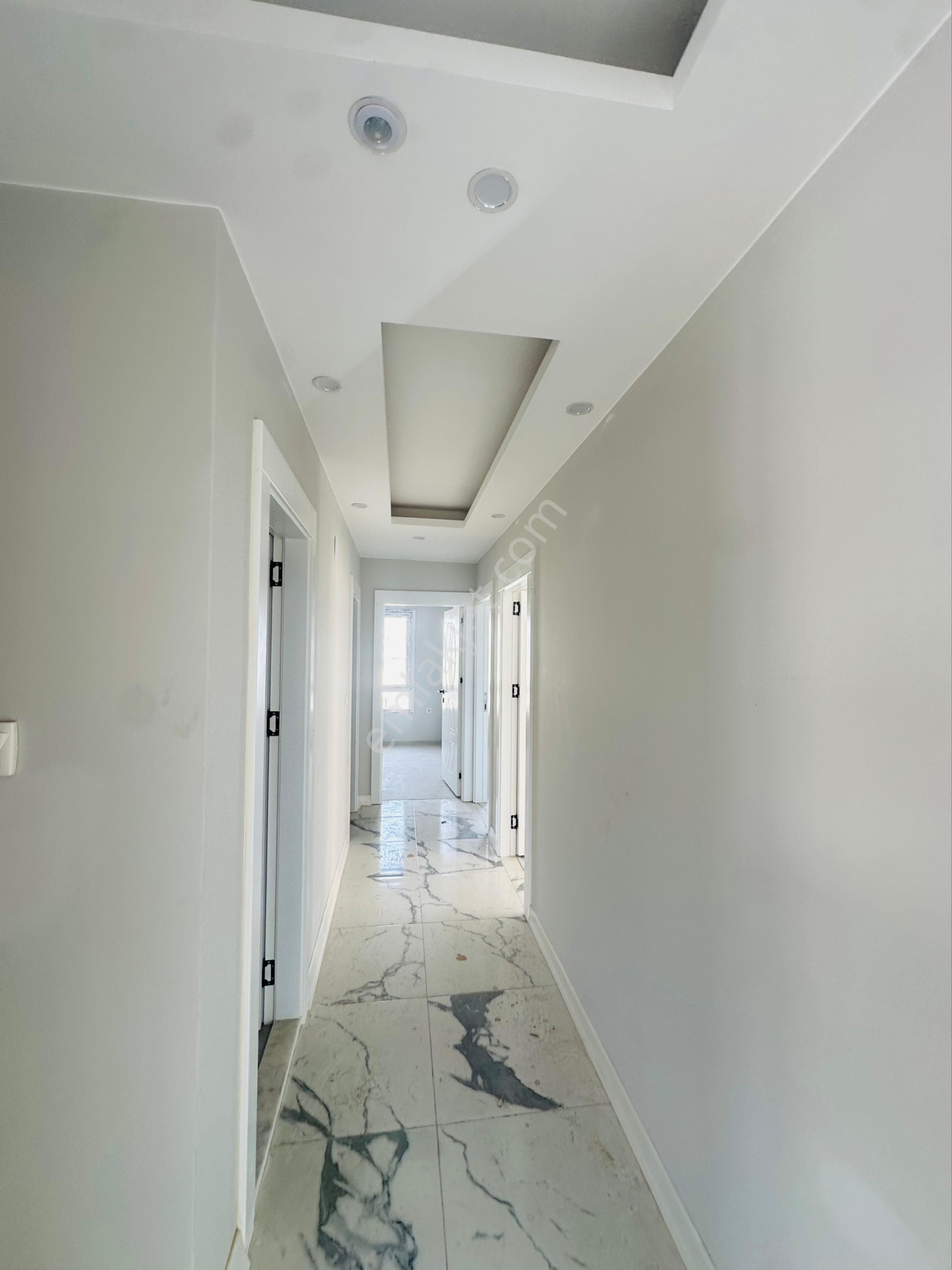 Aziz Emlak‘tan Yalın Ayakta Satılık Müstakil Beş Katlı - Görsel 3