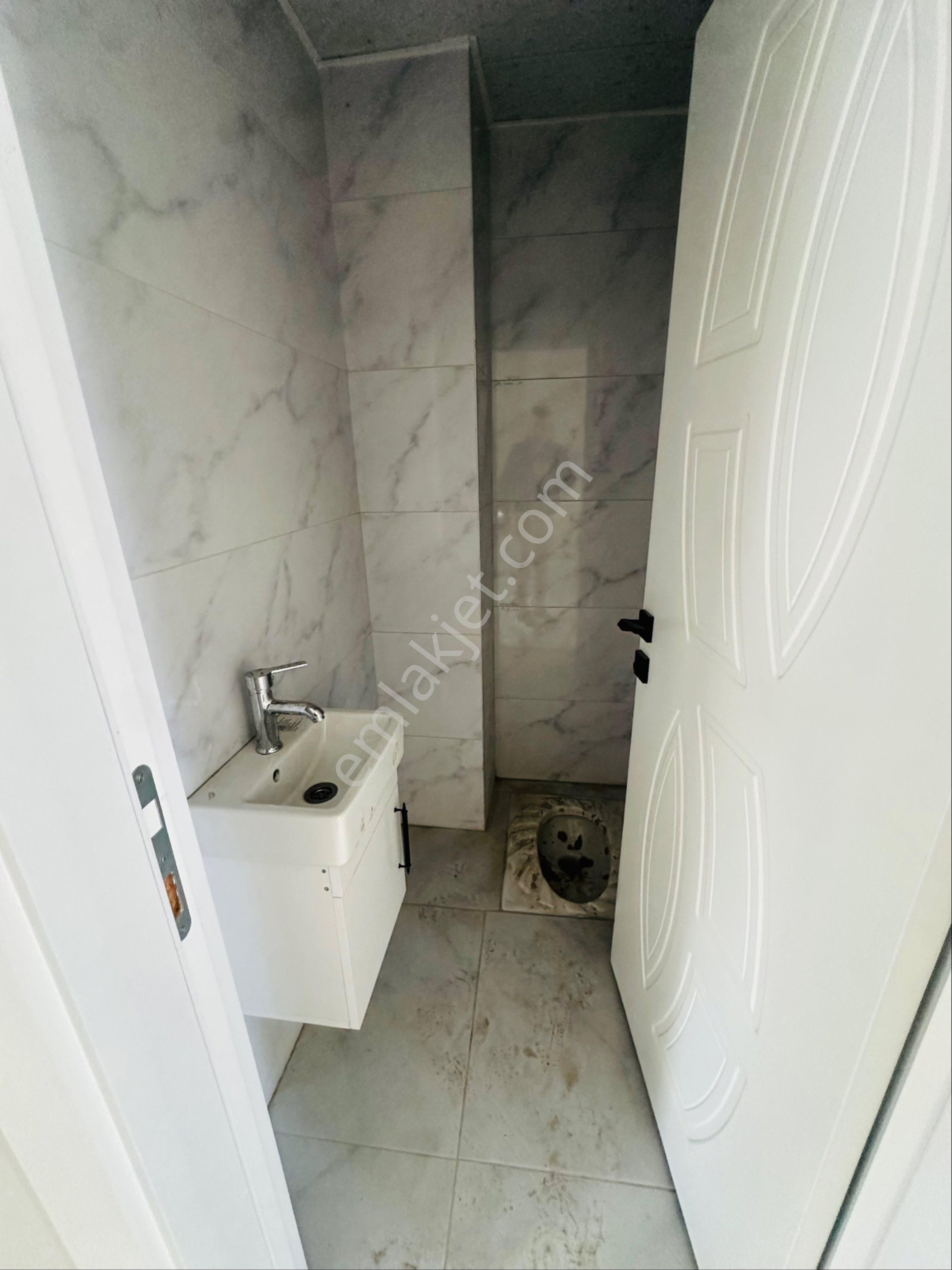 Aziz Emlak‘tan Yalın Ayakta Satılık Müstakil Beş Katlı - Görsel 13