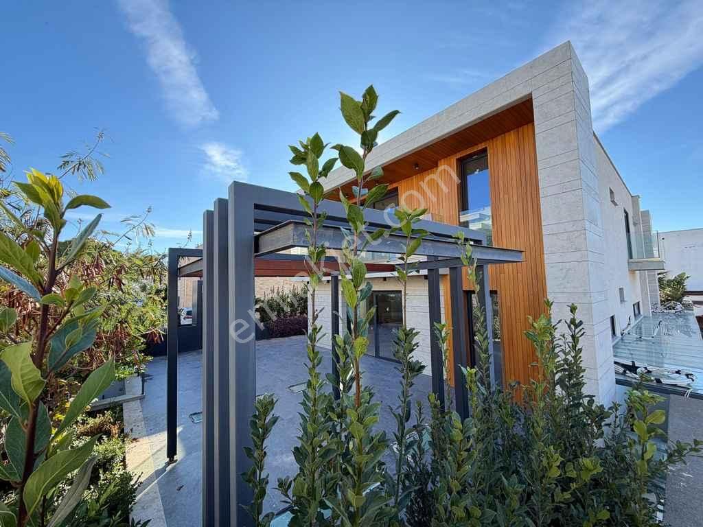 Bodrum Konacık'ta Satılık Kapalı Havuzlu Müstakil 5+2 Villa - Görsel 3