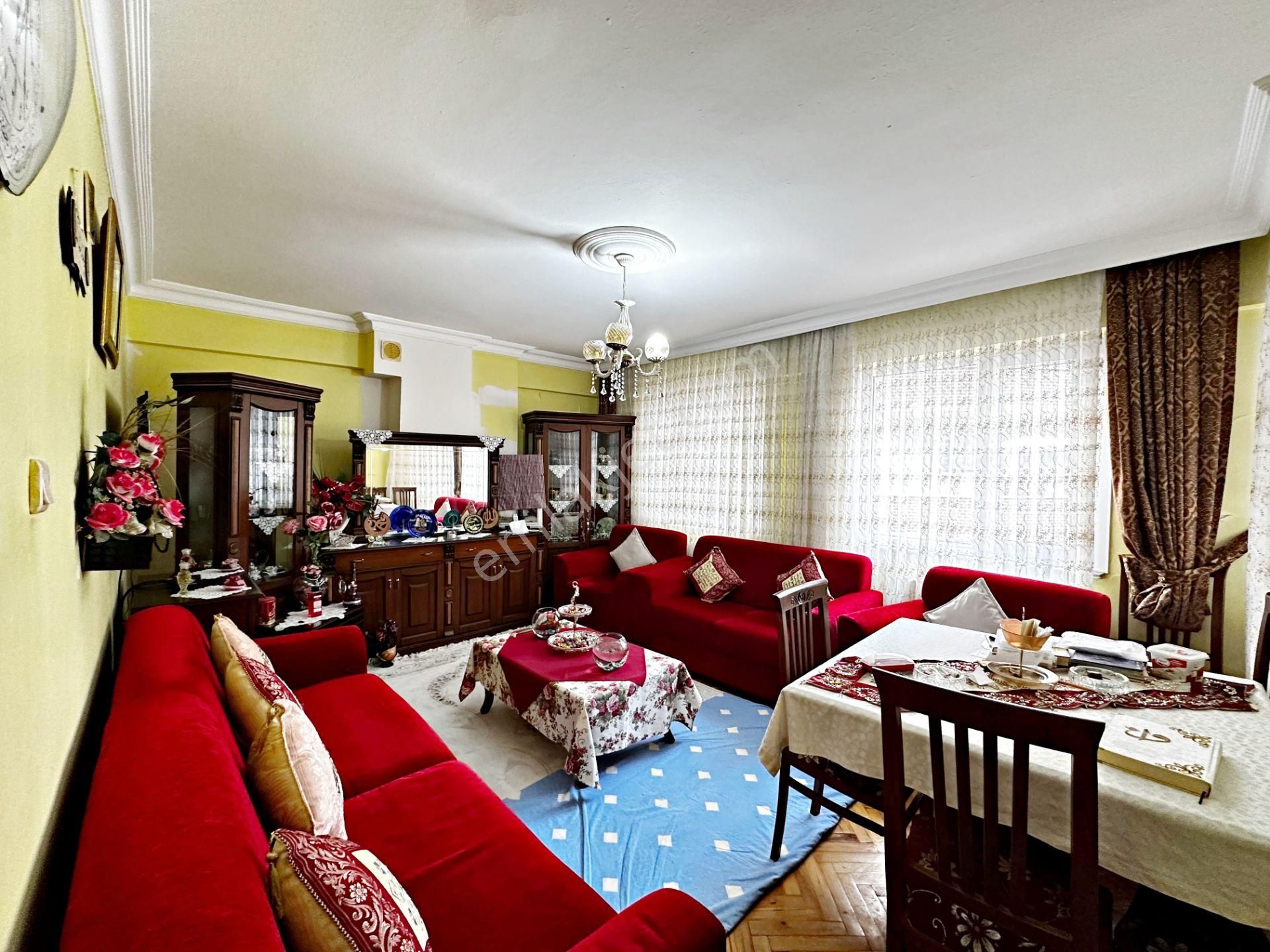 Marcity'den Basınsitesi Migros Market Yakını 27 Yıllık 3+1 Daire - Görsel 4