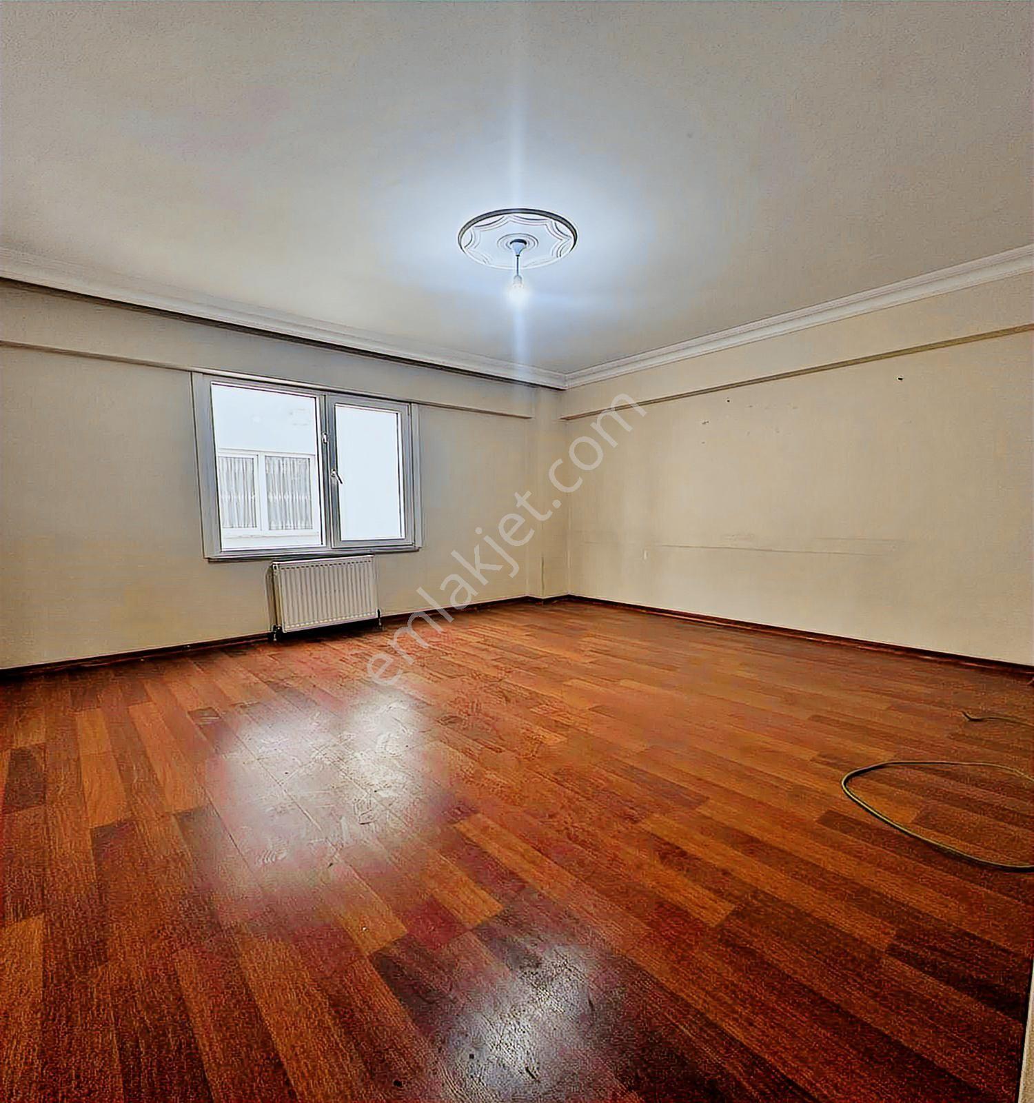 Esenyurt Osmangazi Mah.cadde Üzeri 2+1 Arakat Daire 3.180.000