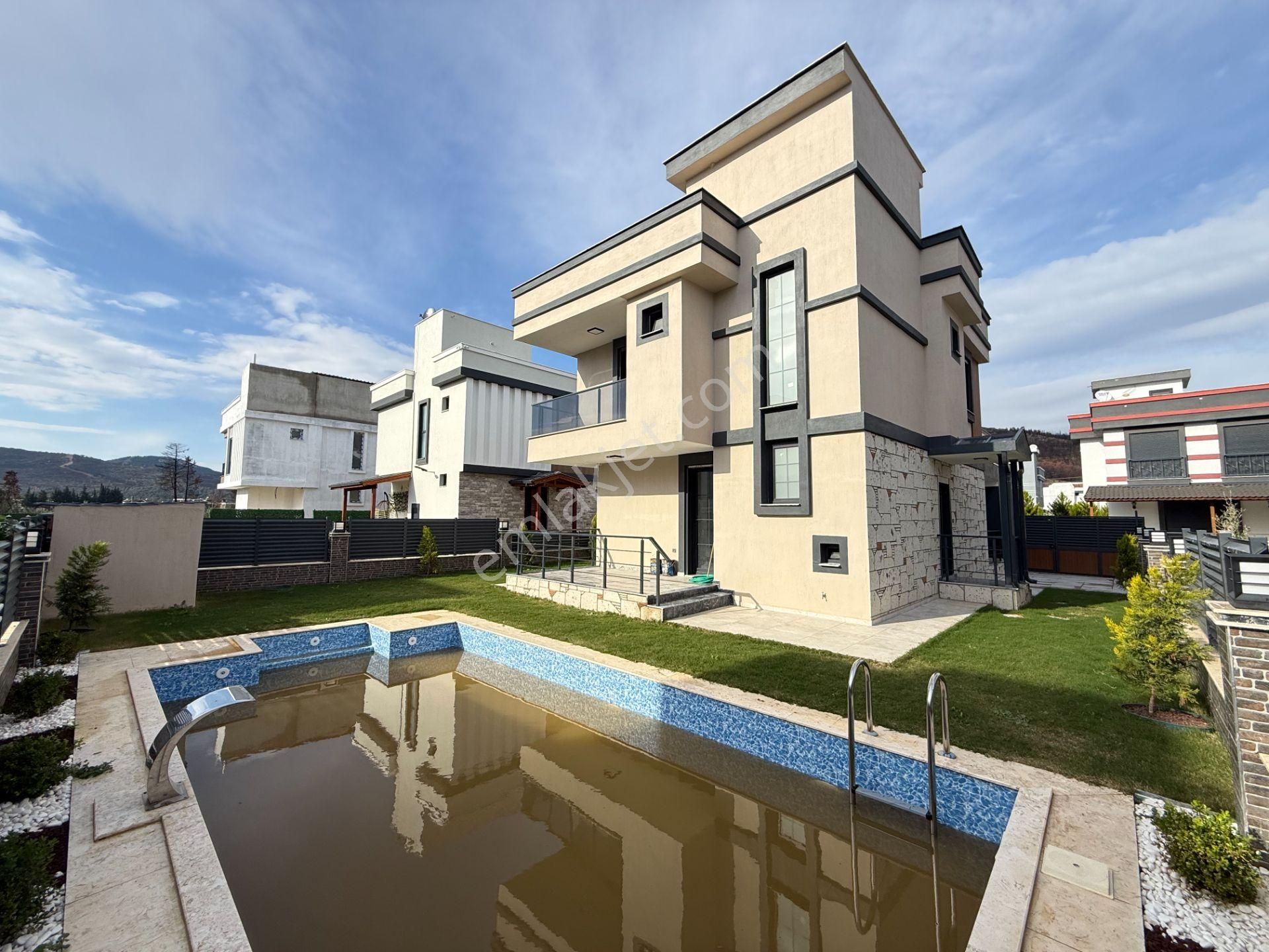 Seferihisar Doğanbeyde Satılık Müstakil Havuzlu Sıfır Lüks Villa - Görsel 6