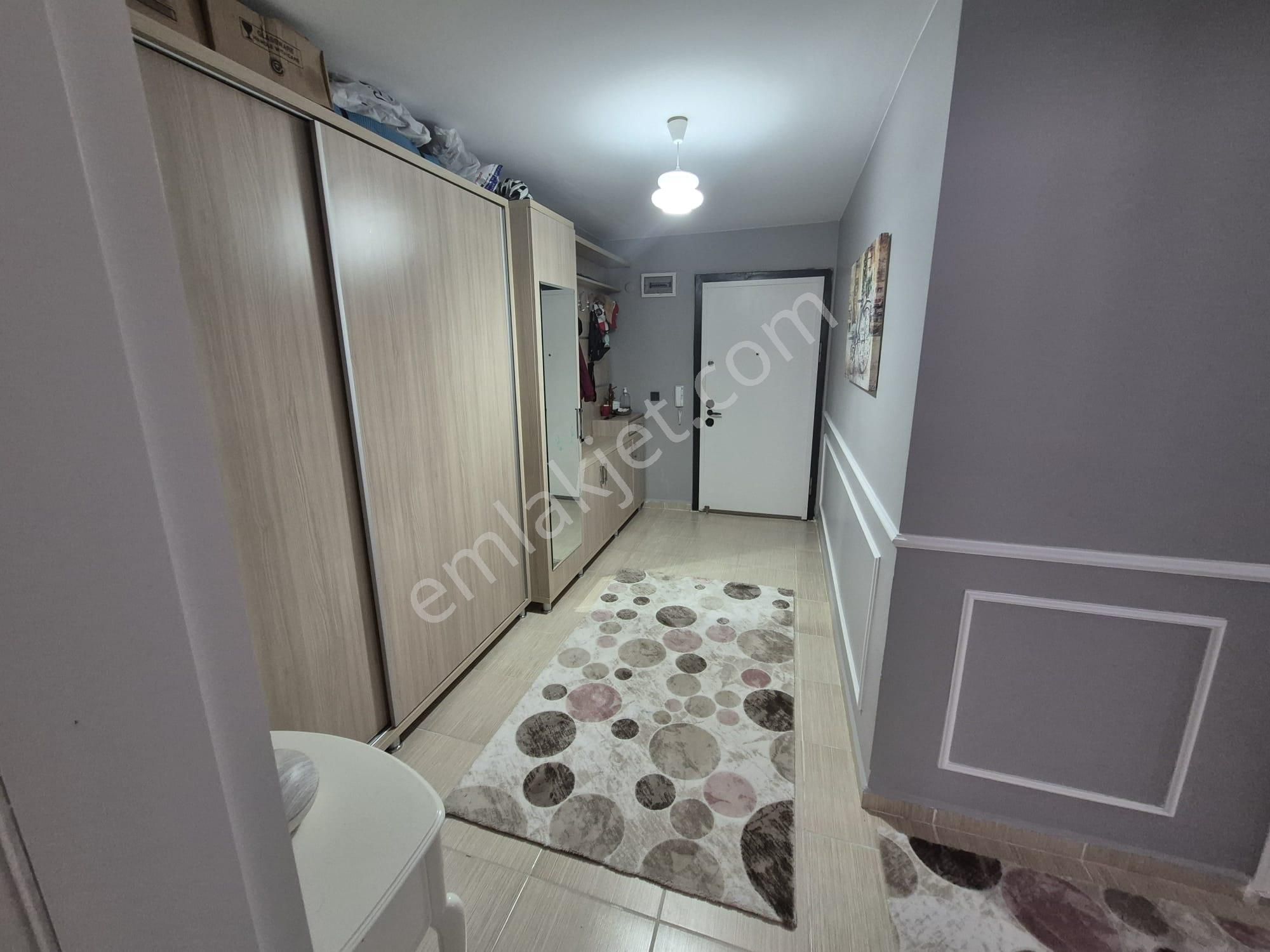 Büşra Gayrimenkulden Nezih Sitede Satılık Daire 3+1 Kat 3 Giyinme Odalı 150m2 - Görsel 5