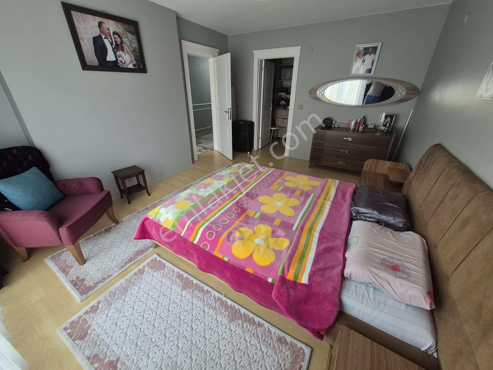 Büşra Gayrimenkulden Nezih Sitede Satılık Daire 3+1 Kat 3 Giyinme Odalı 150m2 - Görsel 15