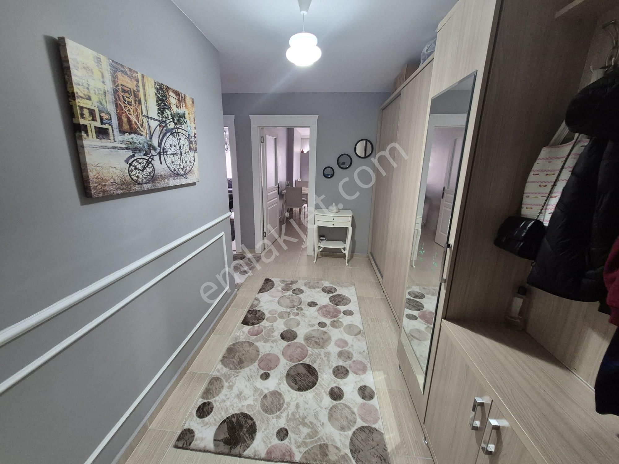 Büşra Gayrimenkulden Nezih Sitede Satılık Daire 3+1 Kat 3 Giyinme Odalı 150m2 - Görsel 13