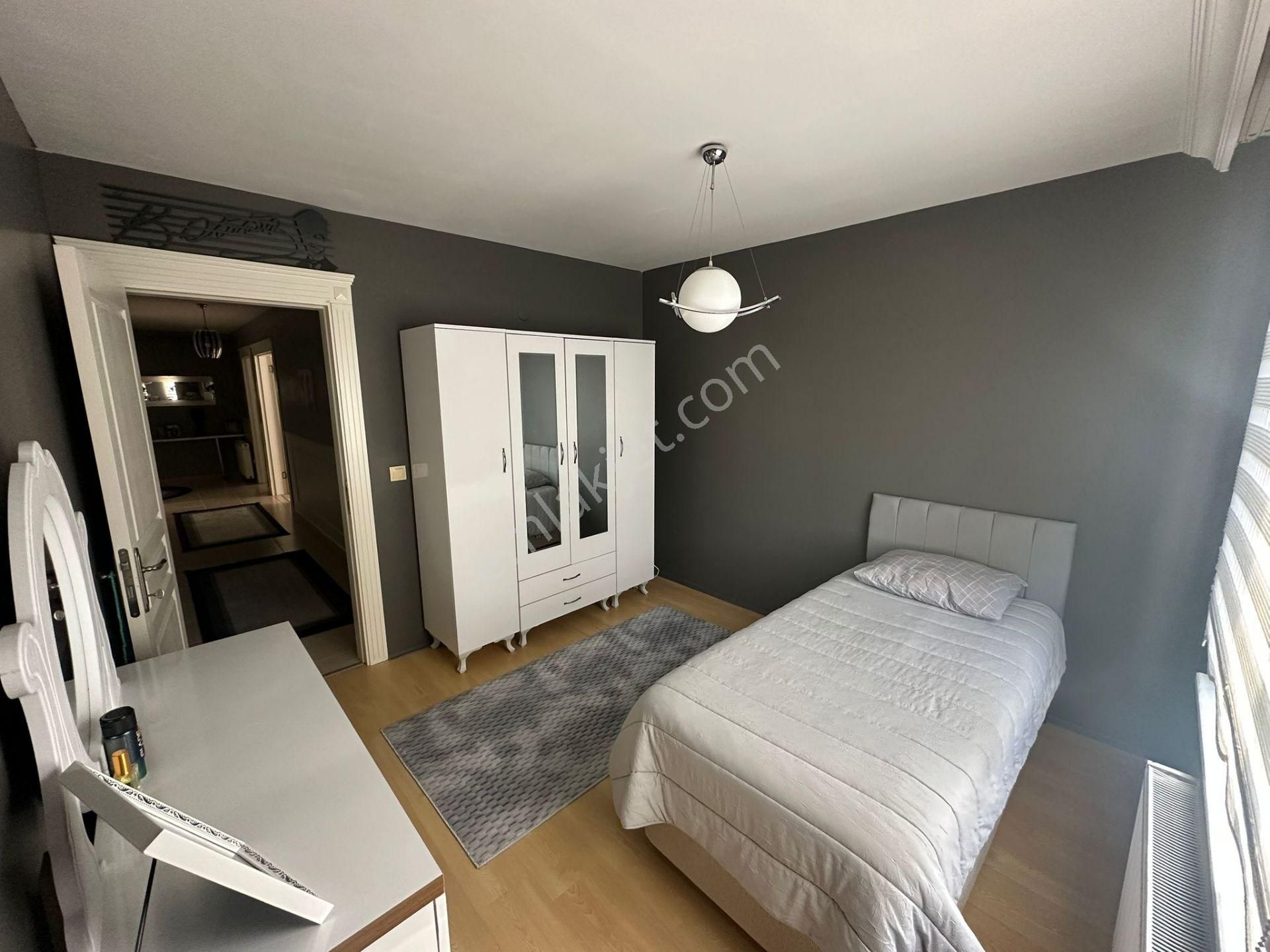 Büşra Gayrimenkulden Nezih Sitede Satılık Daire 3+1 Kat 3 Giyinme Odalı 150m2 - Görsel 21