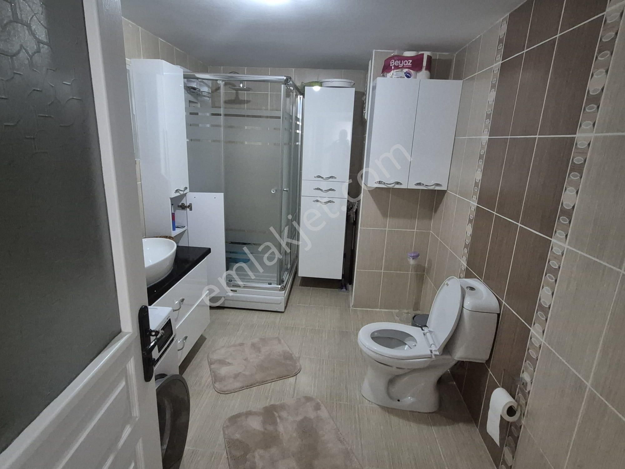 Büşra Gayrimenkulden Nezih Sitede Satılık Daire 3+1 Kat 3 Giyinme Odalı 150m2 - Görsel 10