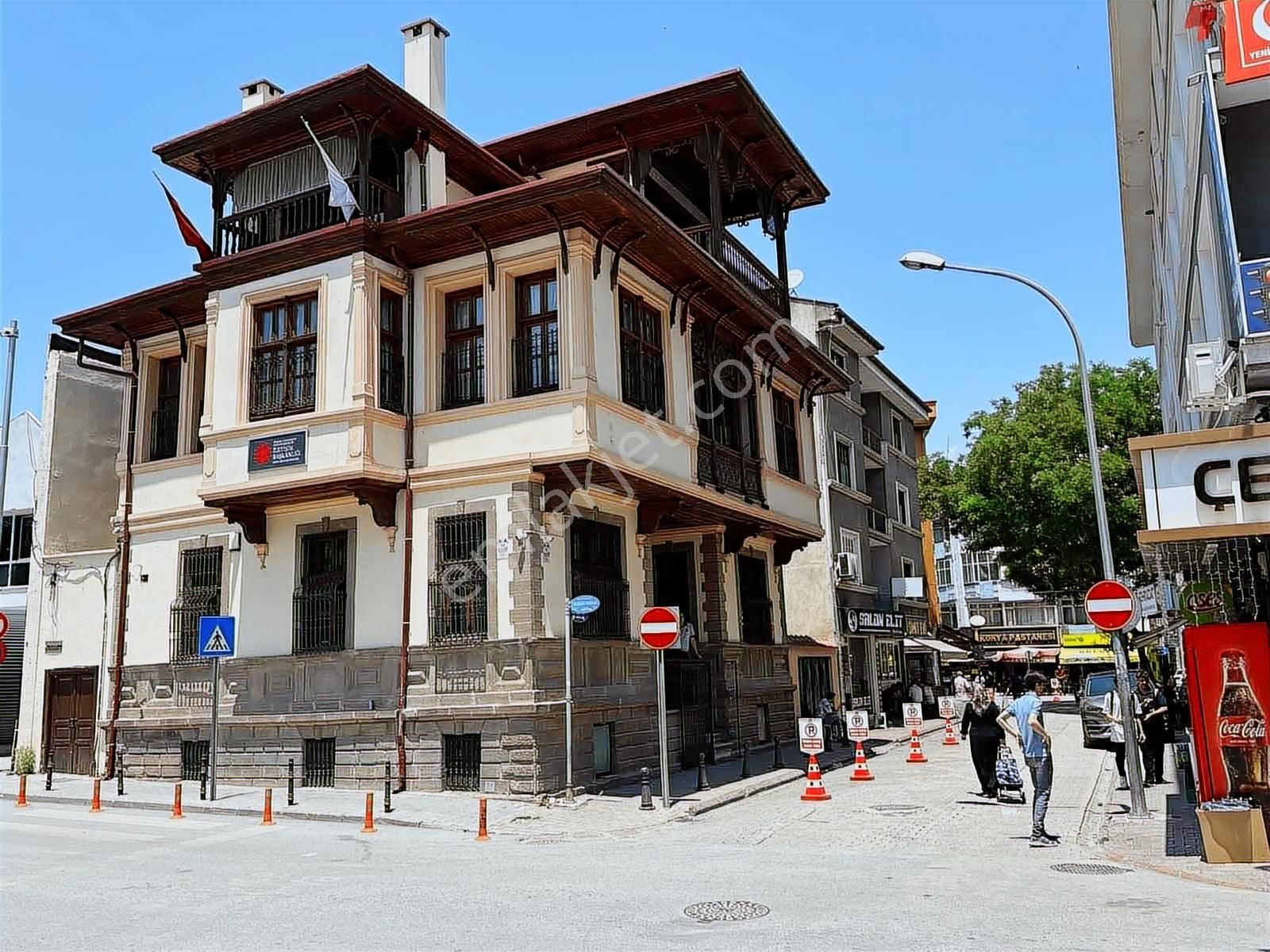 Konyanın Kalbinde, Bakımlı Ve Modern Tasarımlı Satılık 1+1 Ofis - Görsel 5