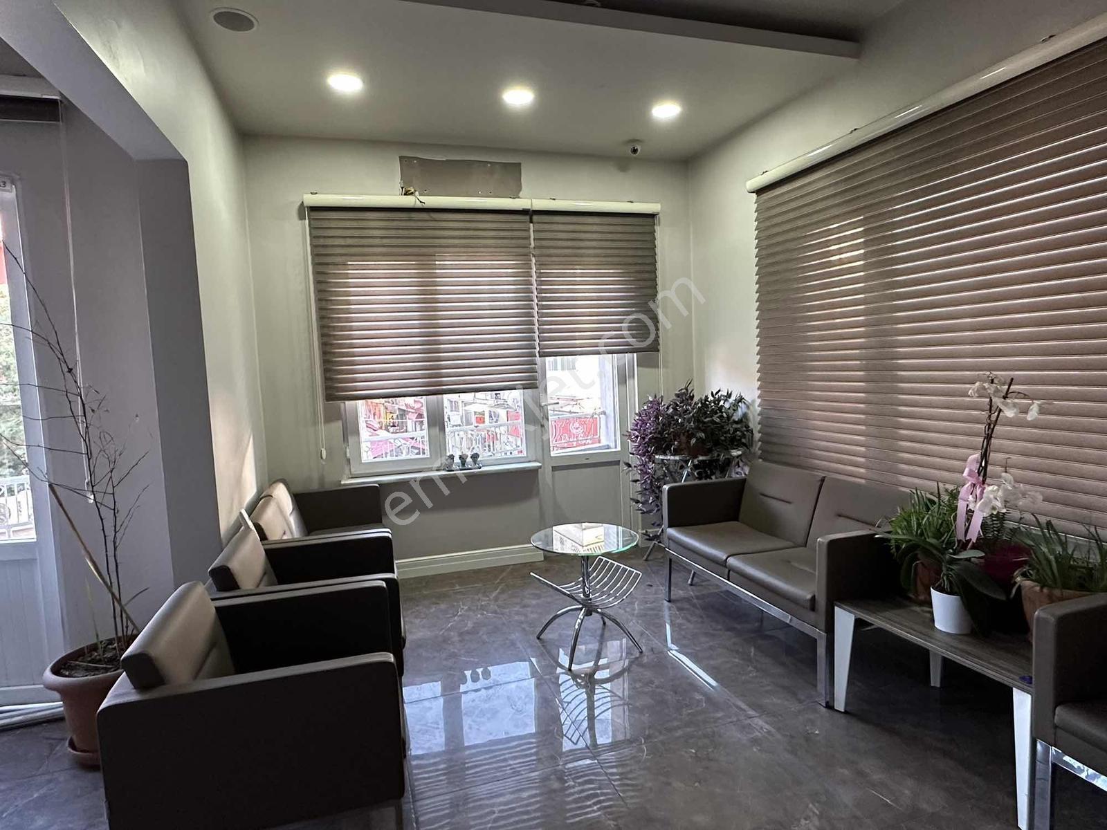 Zafer Meydanında Merkezi Konumda Bakımlı,masrafsız Kiralık Ofis - Görsel 19