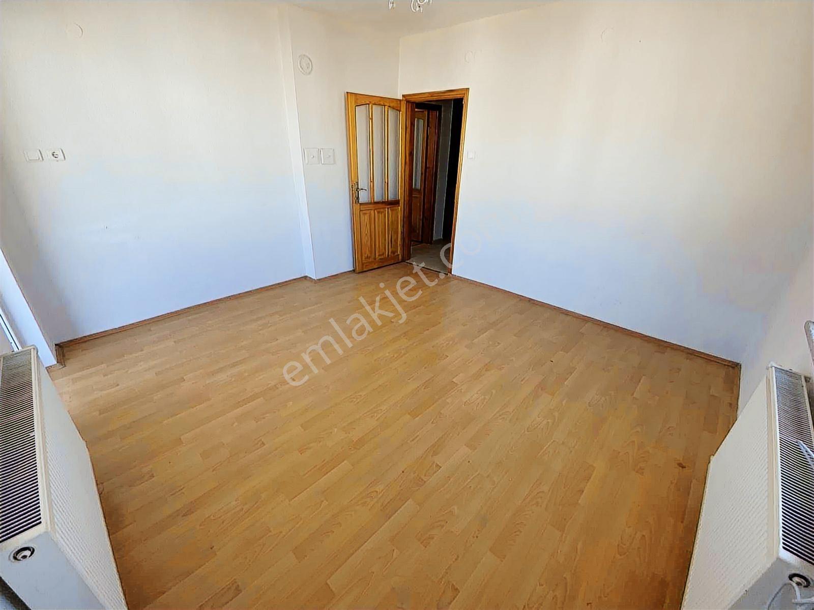 Paşaalanı Mah. Kiralık 2+1 Ayrı Mutfaklı Geniş-kullanışlı Daire - Görsel 23