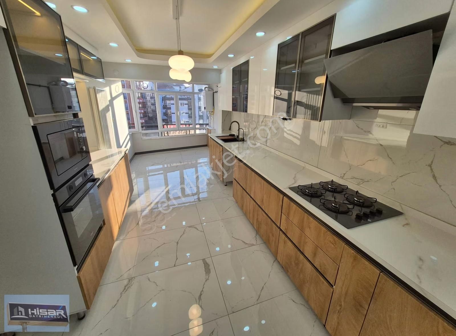 Hisardan Vadi Ve Orman Manzaralı Ultra Lüks Yapılı Çift Banyolu