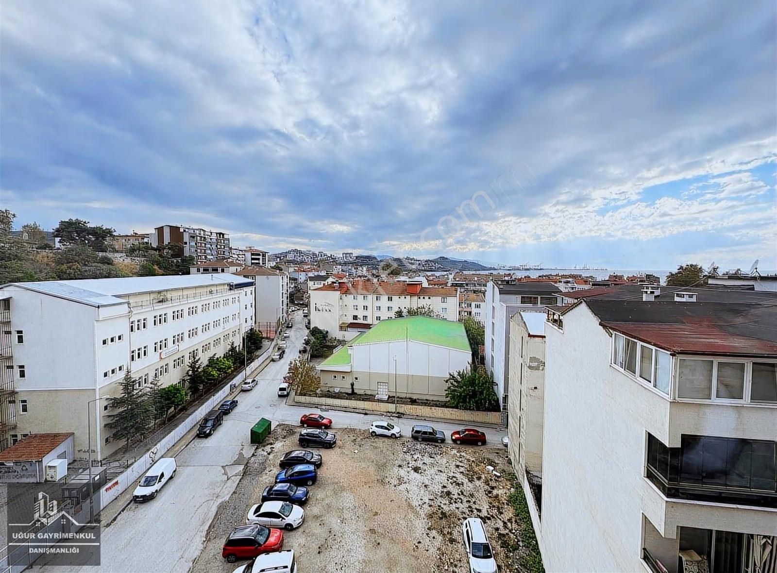 Uğur Gayrimenkul'den Şehir Manzaralı Satılık Asansörlü 3+1 Daire - Görsel 4
