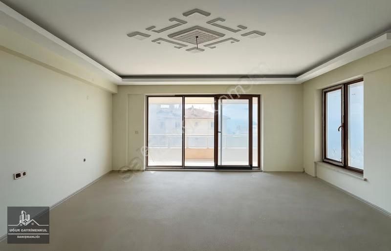 Uğur Gayrimenkul'den Manastır'da Manzaralı Satılık 3+1 Daireler - Görsel 15