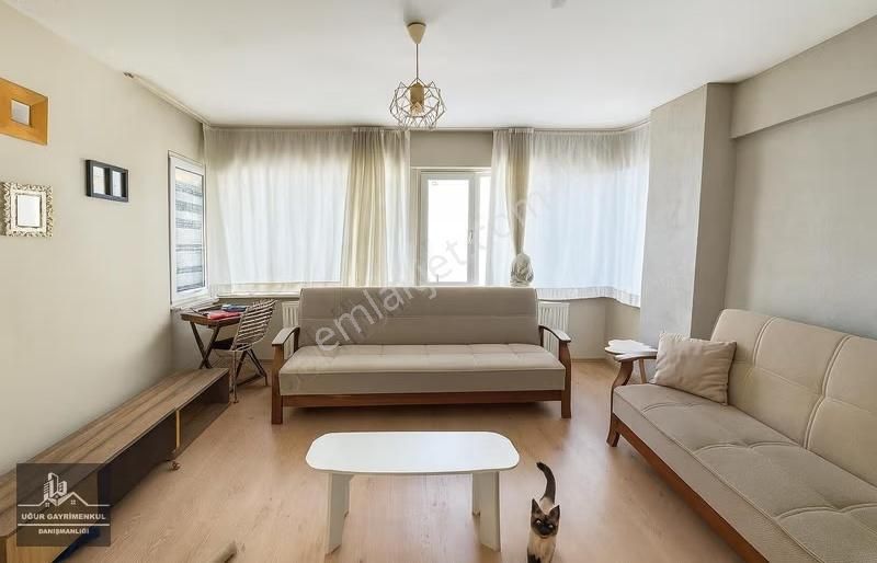 Uğur Gayrimenkul'den Sahile Yakın Konumda Satılık 2+1 Daire