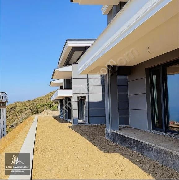Uğur Gayrimenkul'den Manastır'da Manzaralı Tripleks Villa - Görsel 15