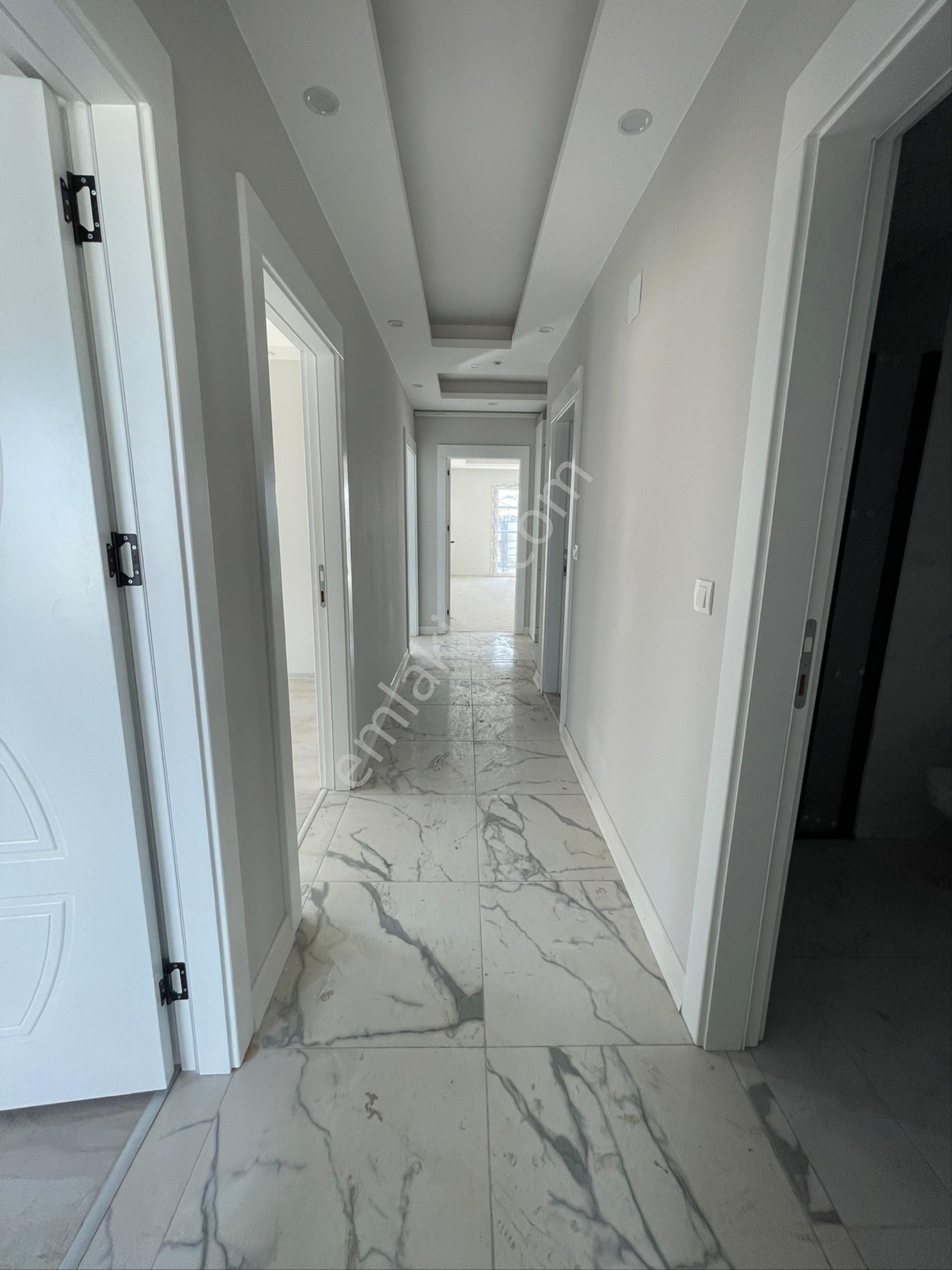 Aziz Emlaktan Yalınayakta Acil Satılık Komplr Bina - Görsel 4