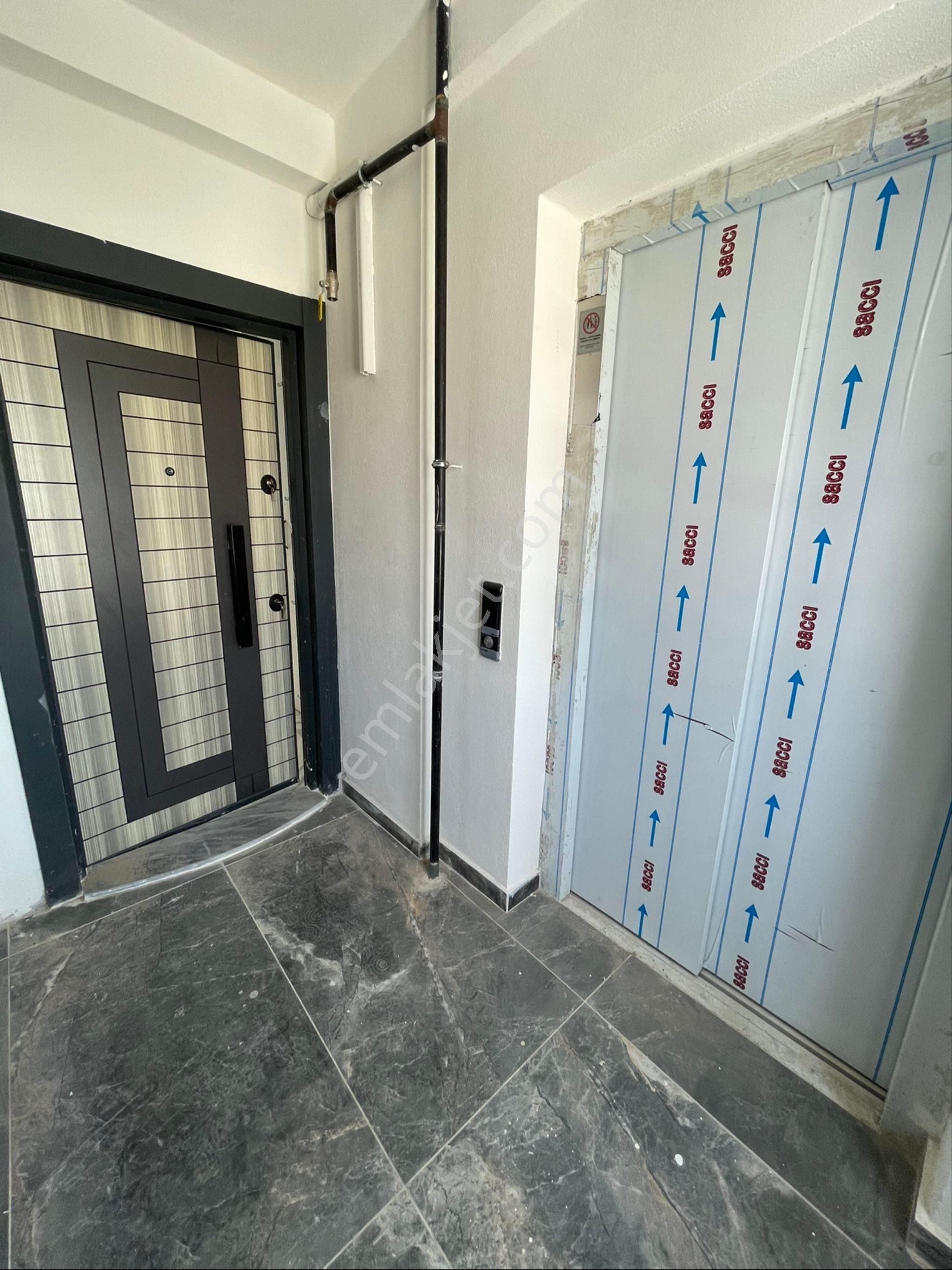 Aziz Emlaktan Yalınayakta Acil Satılık Komplr Bina - Görsel 3