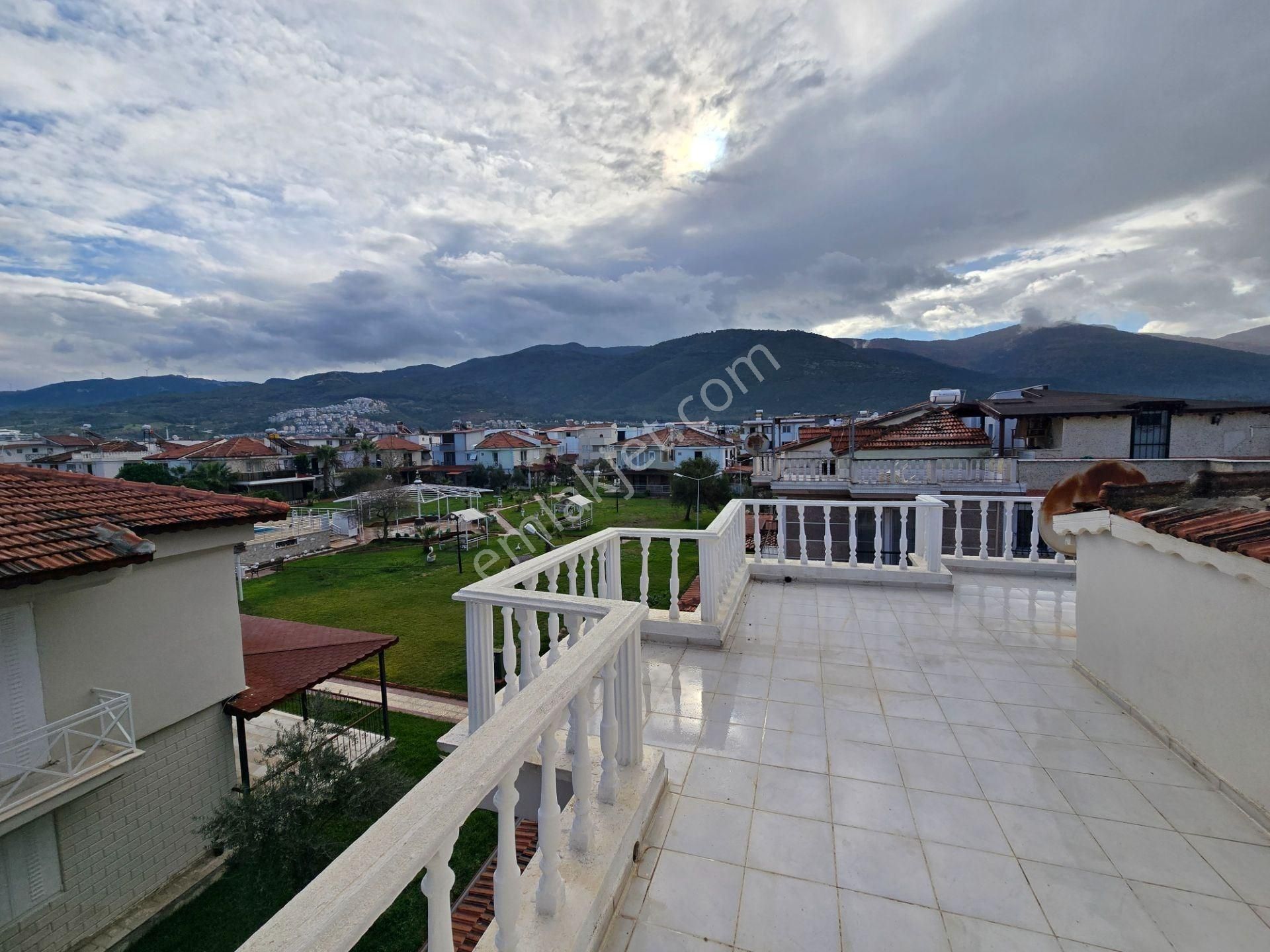 Güzelçamlı’da Plaja Yakın, Havuzlu Site İçinde 4+1 Triplex Villa - Görsel 16