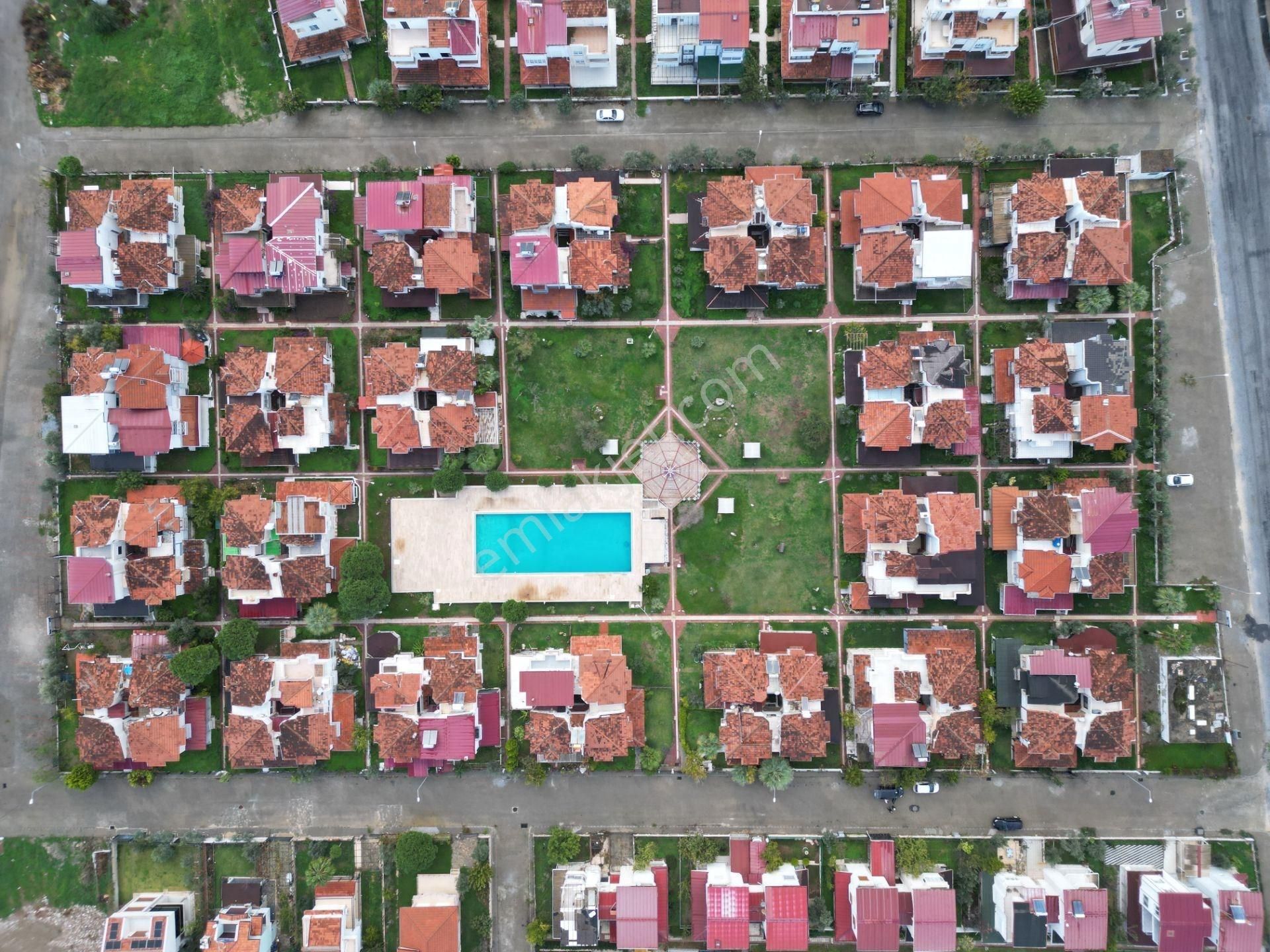 Güzelçamlı’da Plaja Yakın, Havuzlu Site İçinde 4+1 Triplex Villa - Görsel 5