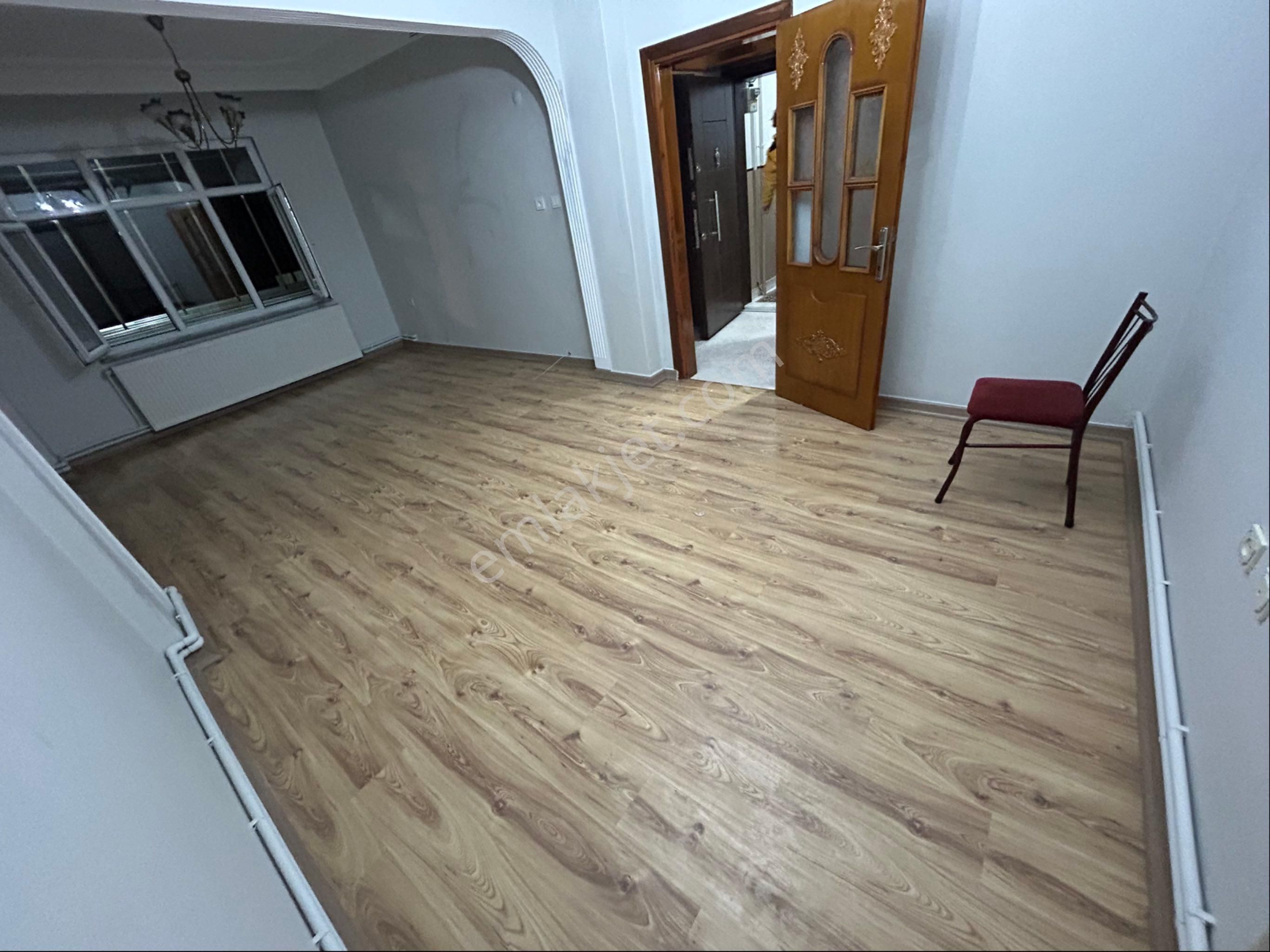 Uğurmumcu Mahallesi 2+1 110m2 Mükemmel Konumda Fırsat 1.kat Daire - Görsel 3