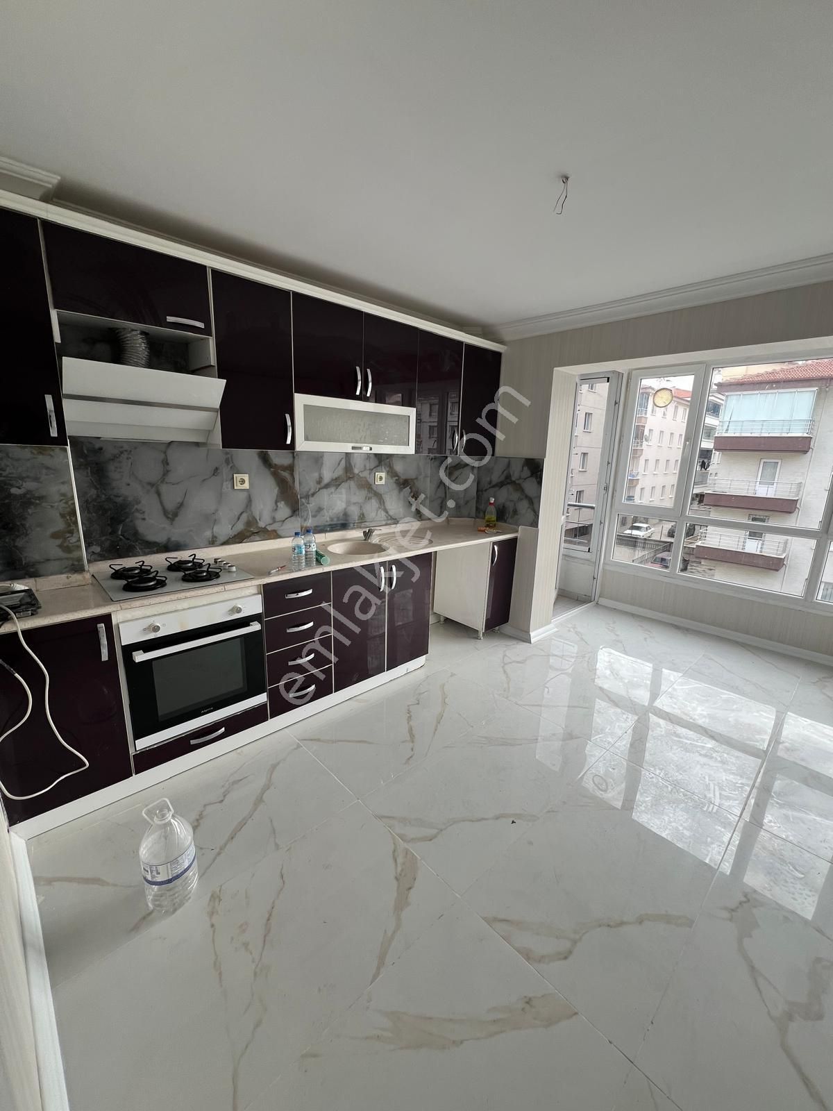 Ovacık Mahallesi'nde E.banyolu Asansörlü Binada 3+1 Daire!