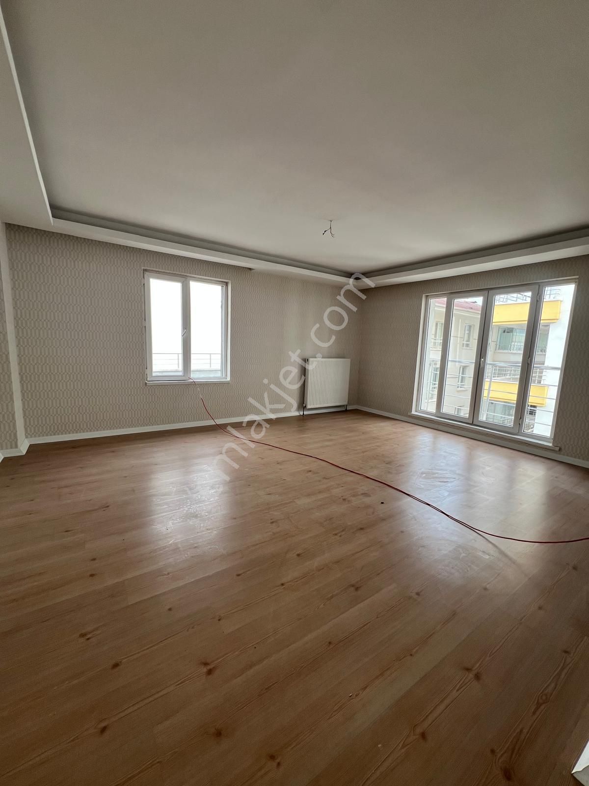 Ovacık Mahallesi'nde E.banyolu Asansörlü Binada 3+1 Daire! - Görsel 10