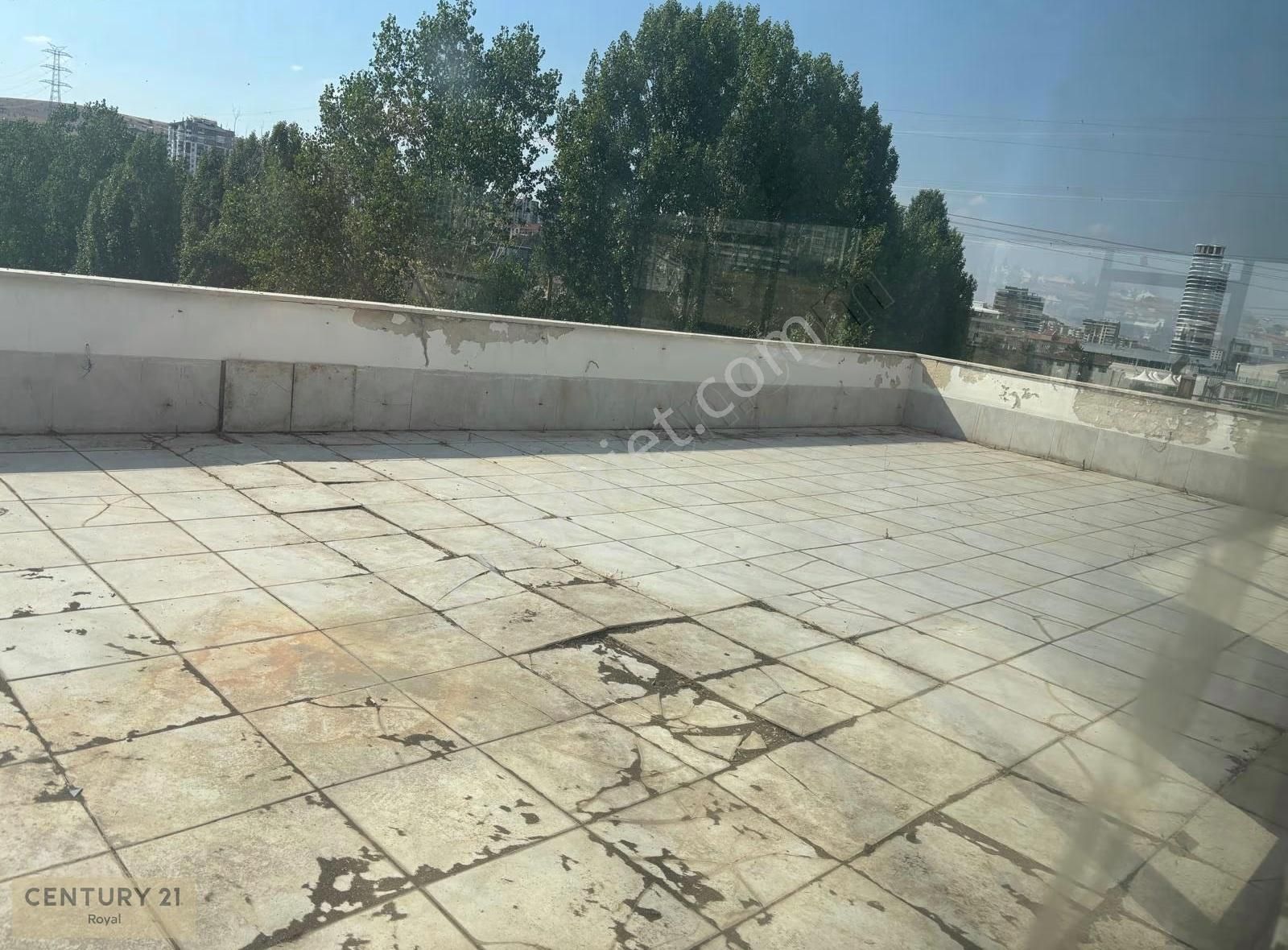 Alacaatlı Caddesinde Kiralık Manzaralı Teras Katı Ofis/iş Yeri - Görsel 6