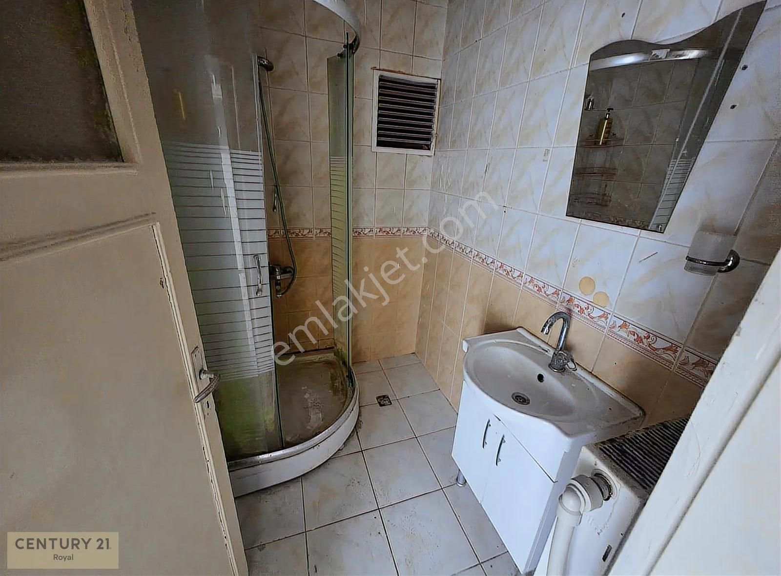 Emek 8. Cadde Üzerinde Muhteşem Lokasyonda 2+1