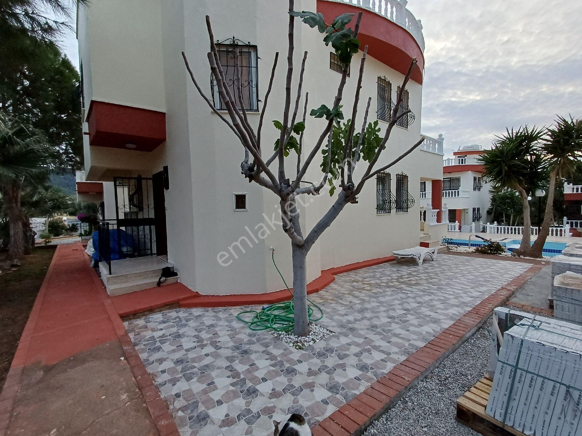 Didim Akbükte Havuzlu Elit Sitede Deniz Manzaralı Villa - Görsel 4