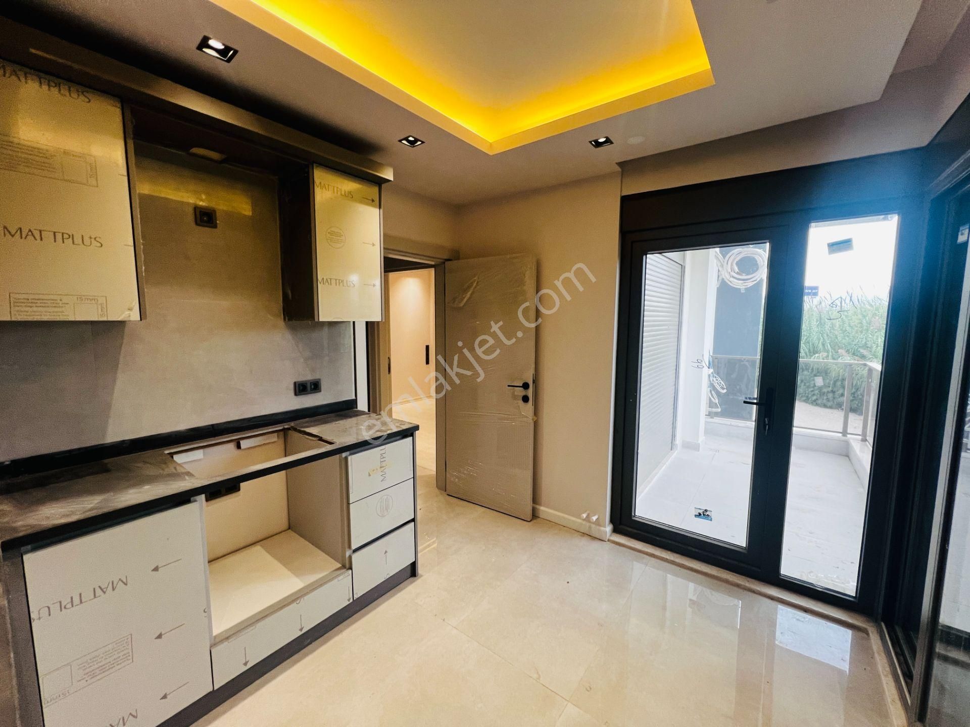 Göksu 'da 2+1 Yüzme Havuzlu Ayrı Mutfaklı Ebeveyn Banyolu Lüks Daire - Görsel 12