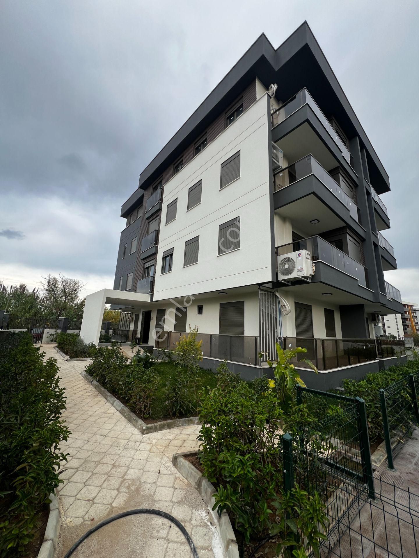 Göksu 'da 2+1 Yüzme Havuzlu Ayrı Mutfaklı Ebeveyn Banyolu Lüks Daire - Görsel 24