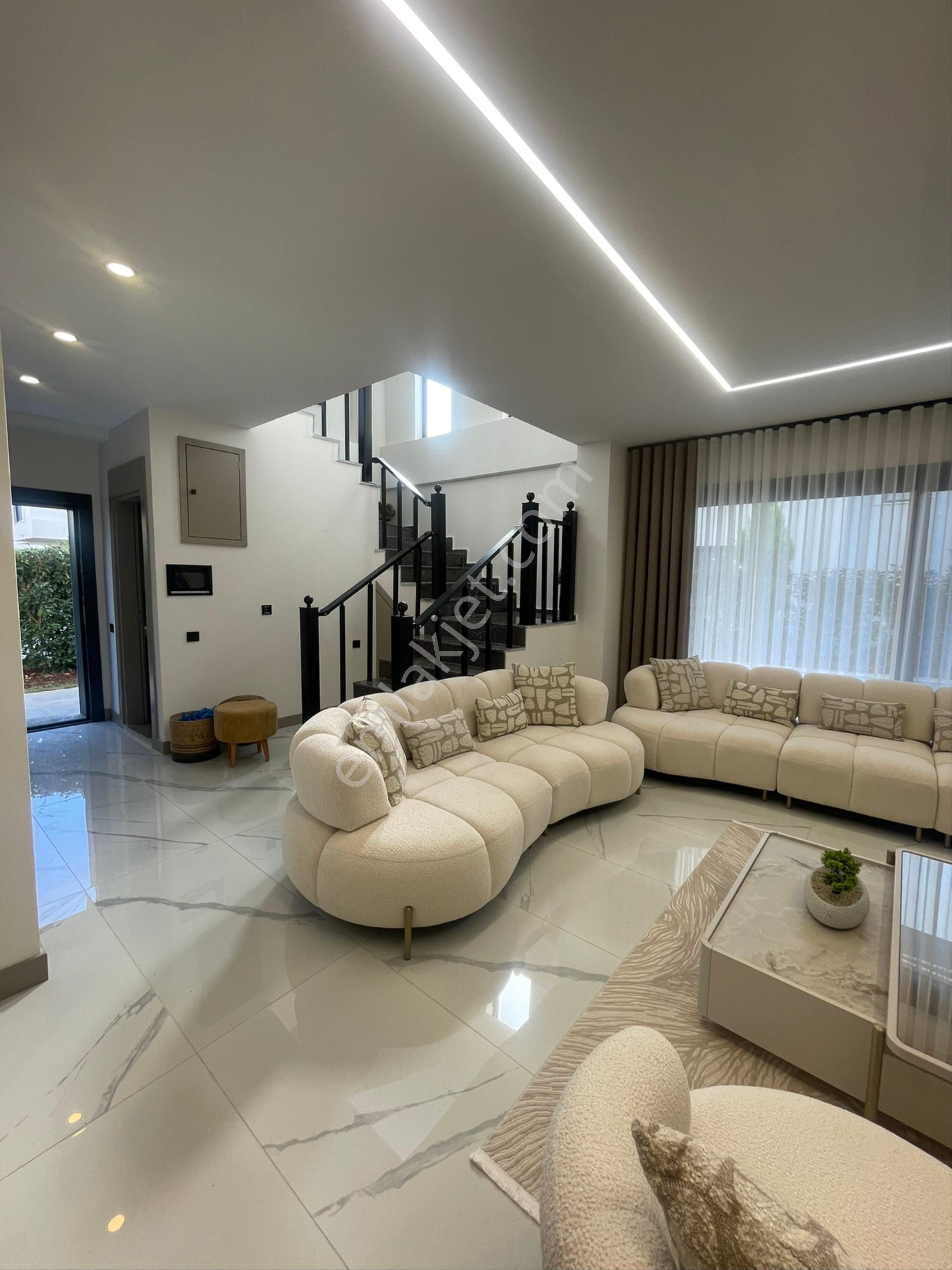 Tam Müstakil Havuzlu Yerden Isıtmalı Modern Mimari 5+1 Villa - Görsel 8