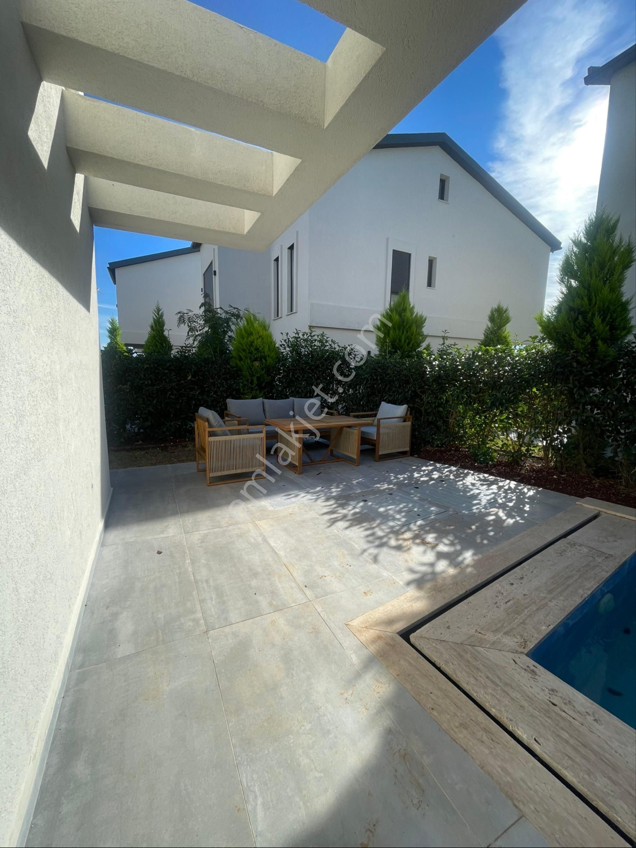 Tam Müstakil Havuzlu Yerden Isıtmalı Modern Mimari 5+1 Villa - Görsel 5