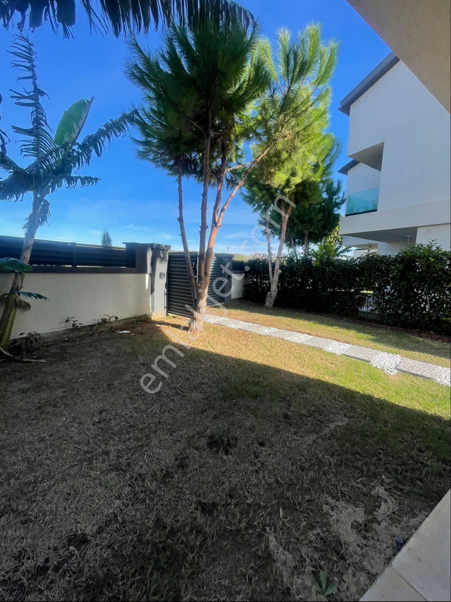 Tam Müstakil Havuzlu Yerden Isıtmalı Modern Mimari 5+1 Villa - Görsel 3