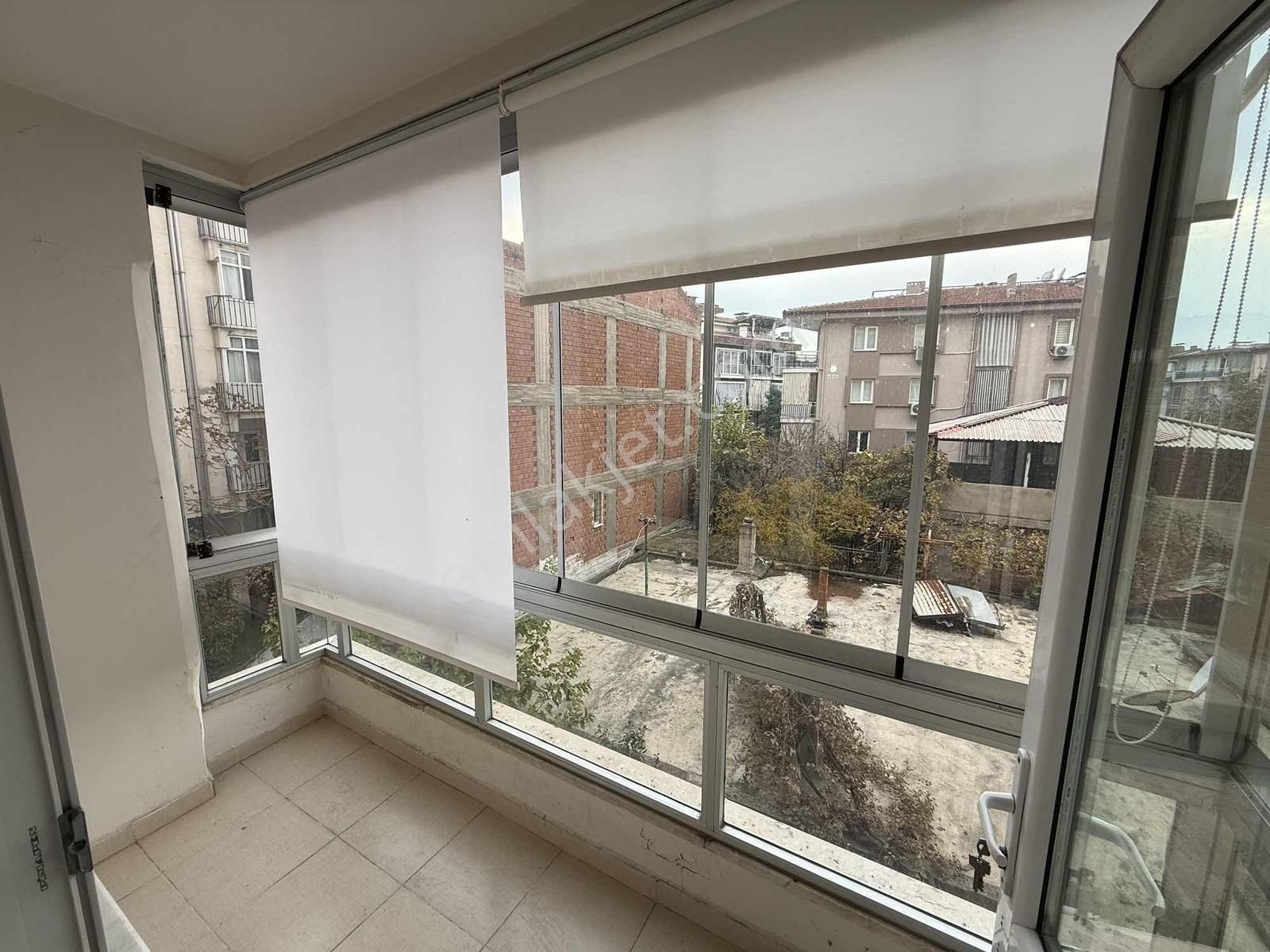 İstiklal Caddesi Üzeri 220 M² Geniş 4+1 Yenilenmiş Ara Kat Daire - Görsel 6